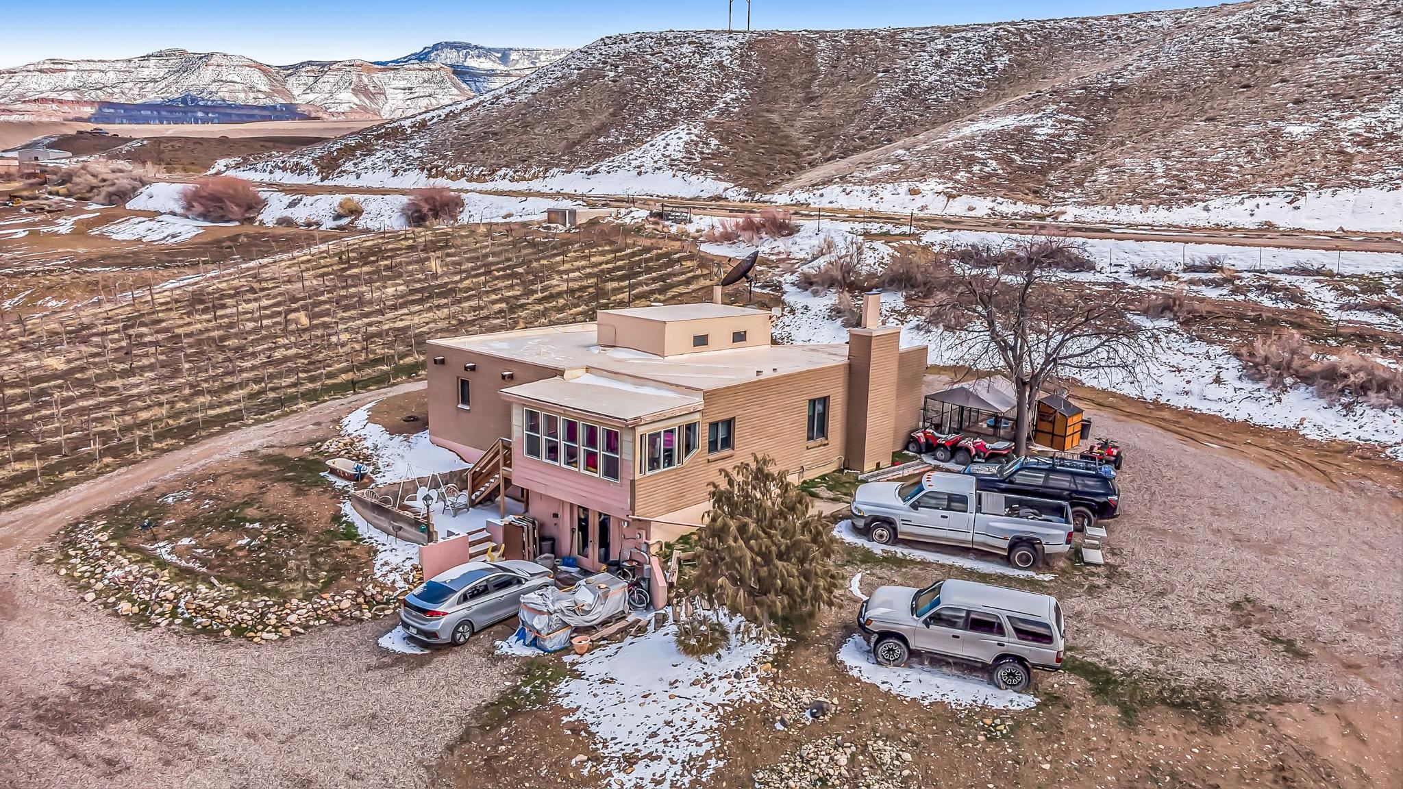 3553 1/2 E Road Property Photo 1