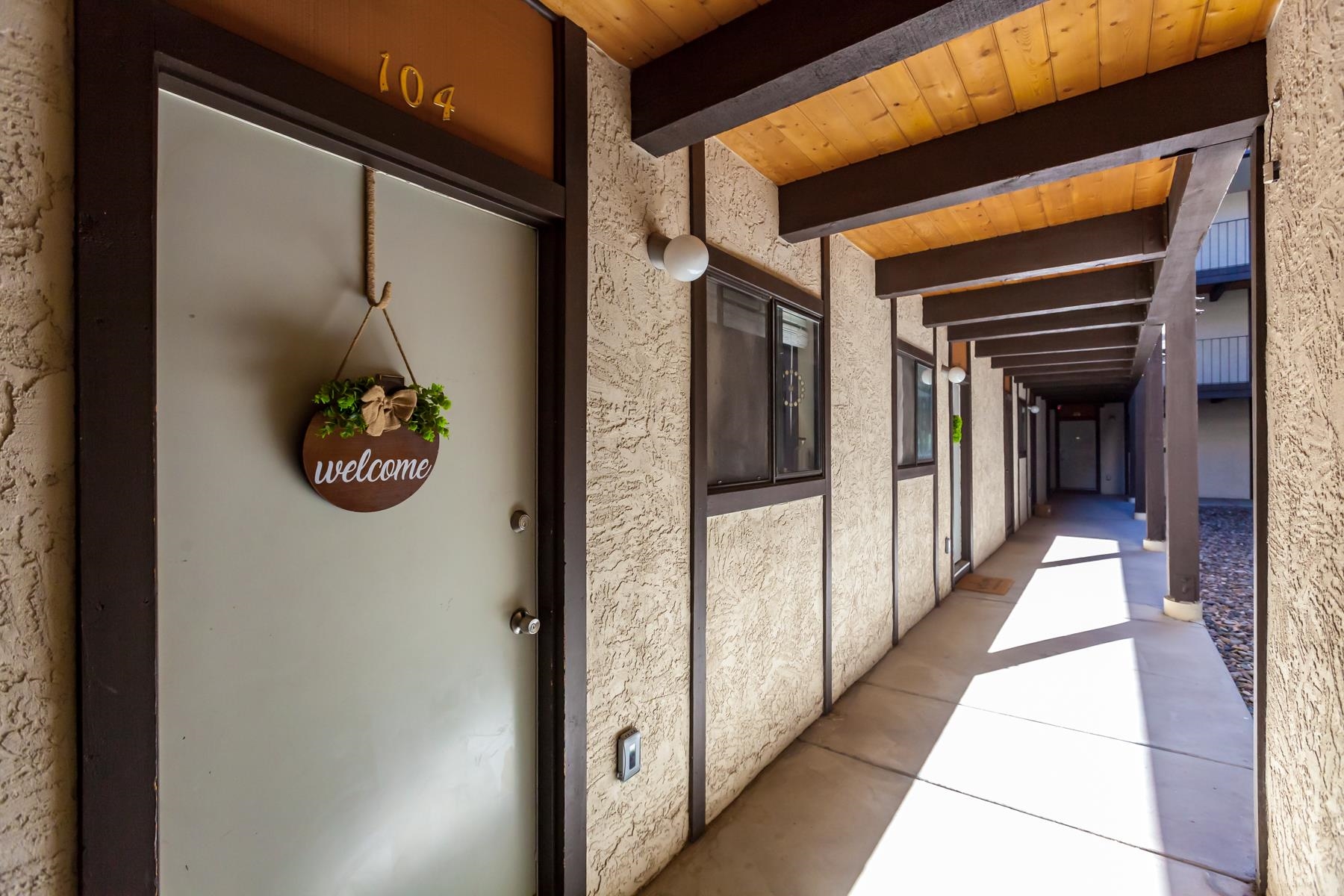 3231 Lakeside Drive Property Photo 1