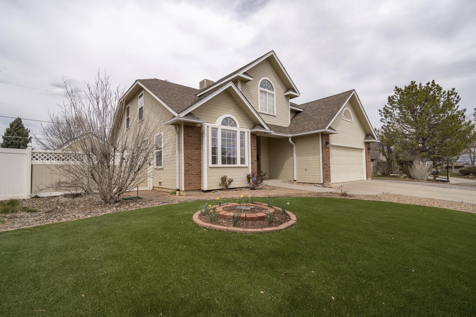 2260 Pine Terrace Court Property Photo 1