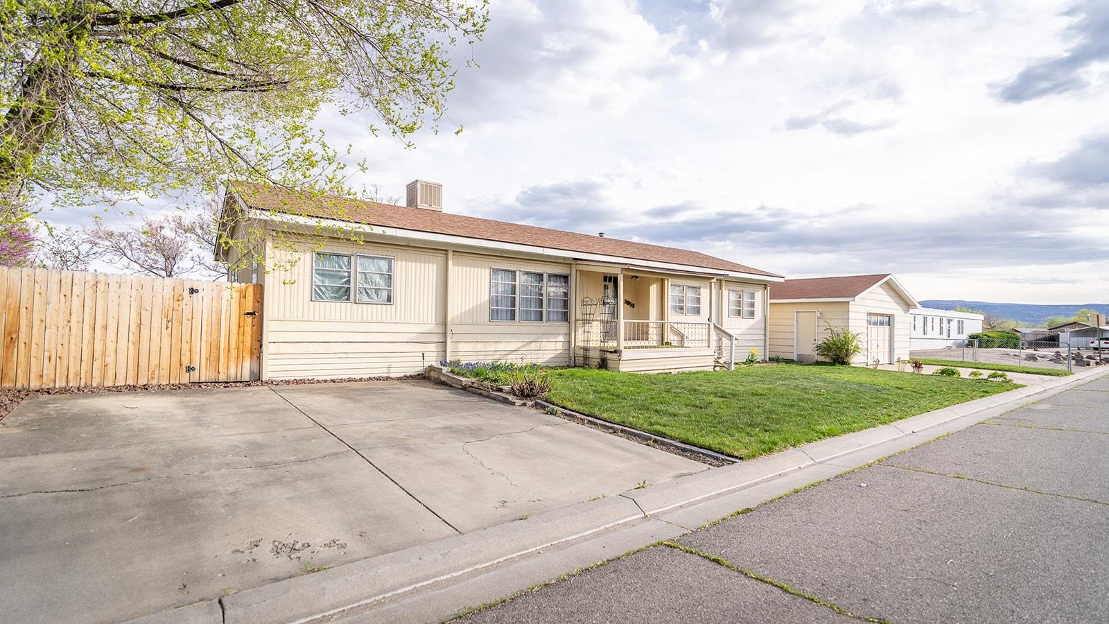 3053 Sandpiper Avenue Property Photo 1