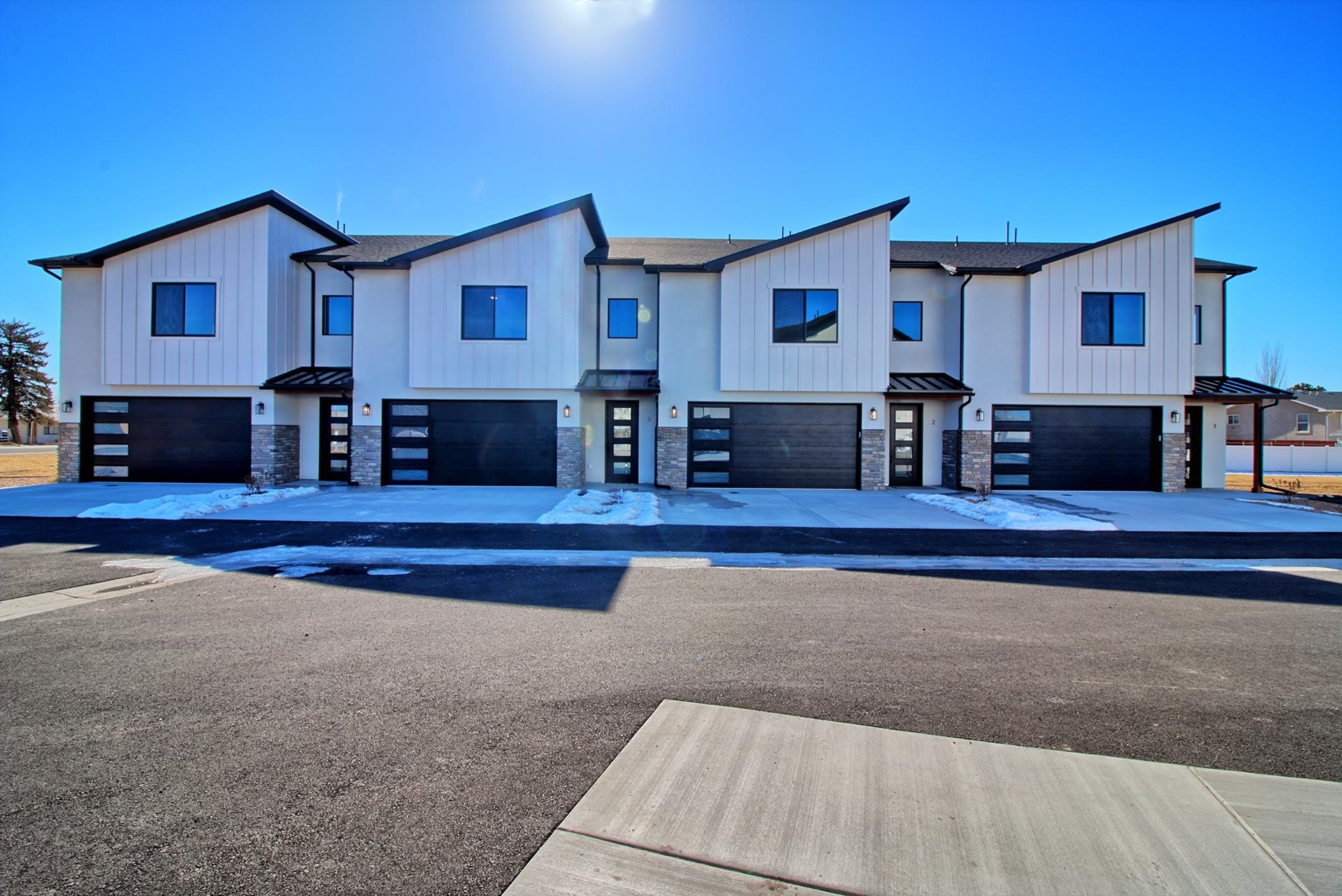 681 28 Road Property Photo 1