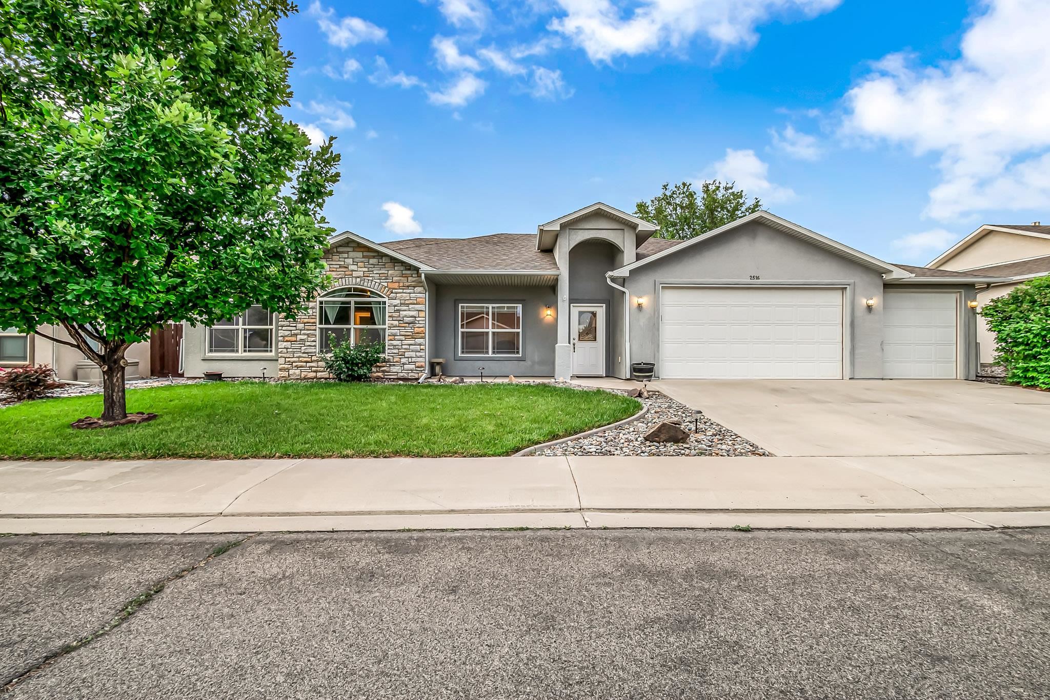 2516 Hayes Drive Property Photo 1