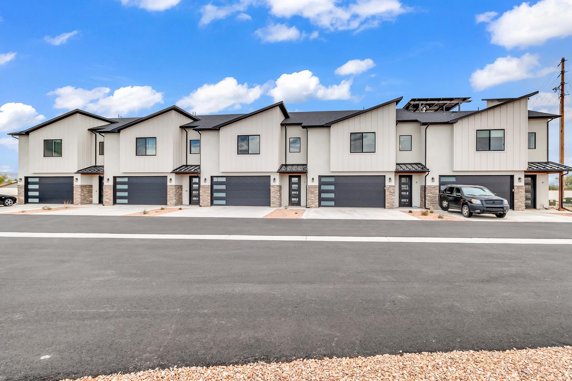 681 28 Road Property Photo 1