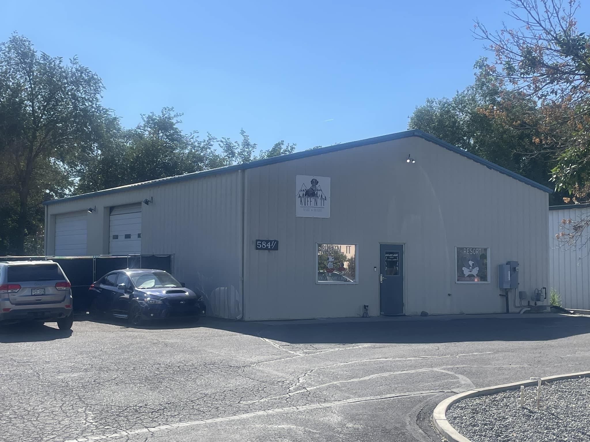 584 1/2 N Commercial Drive Property Photo 1