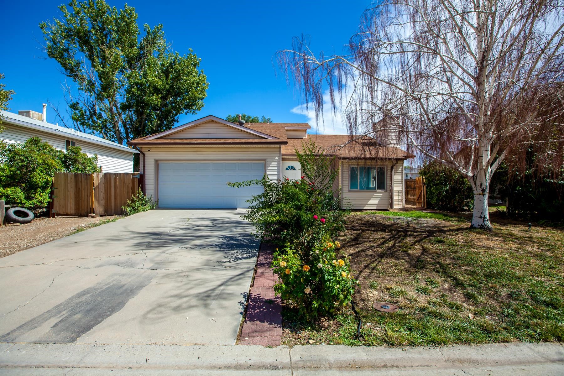 258 E Danbury Court Property Photo 1