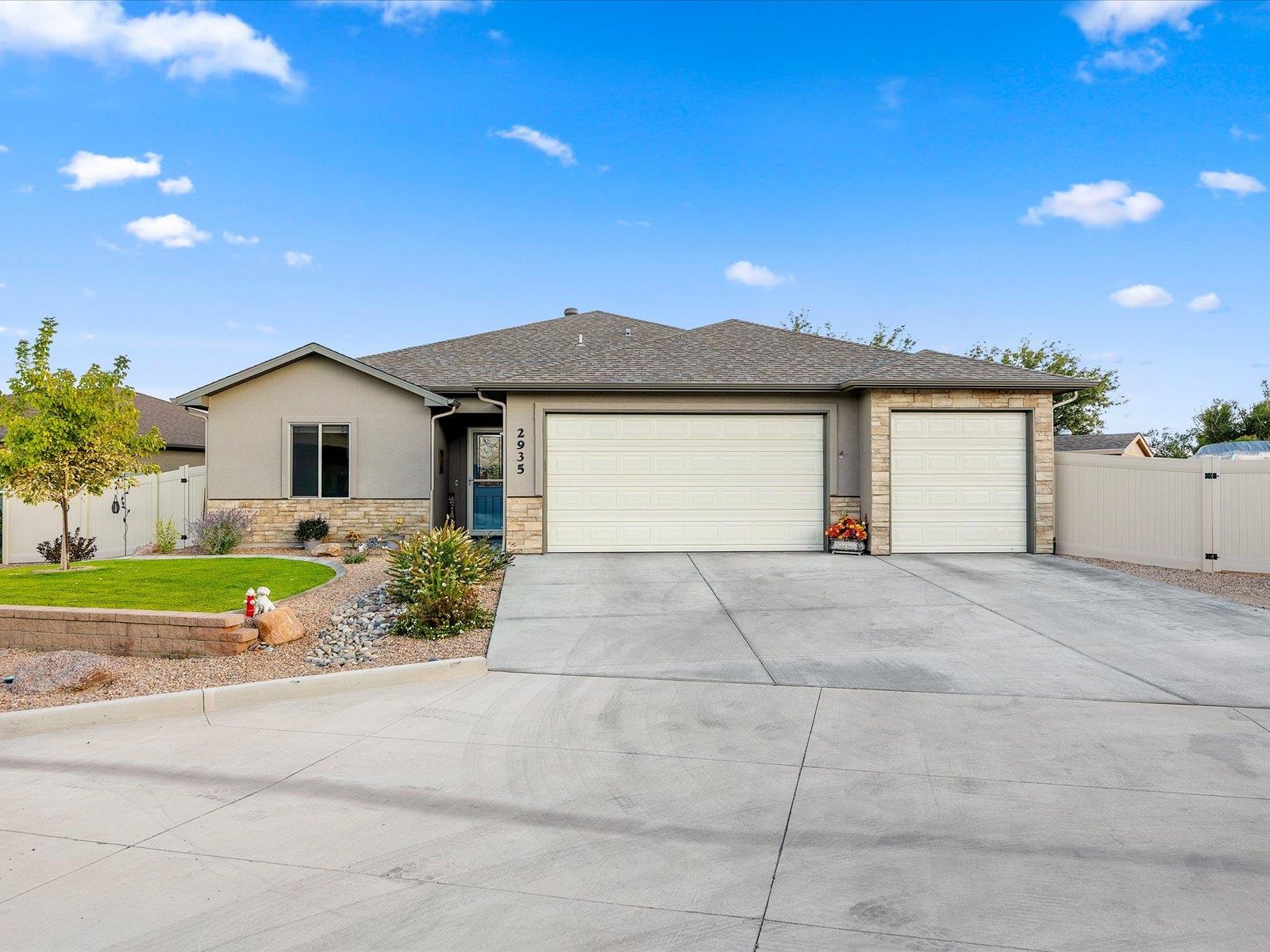 2935 Trisha Court Property Photo 1