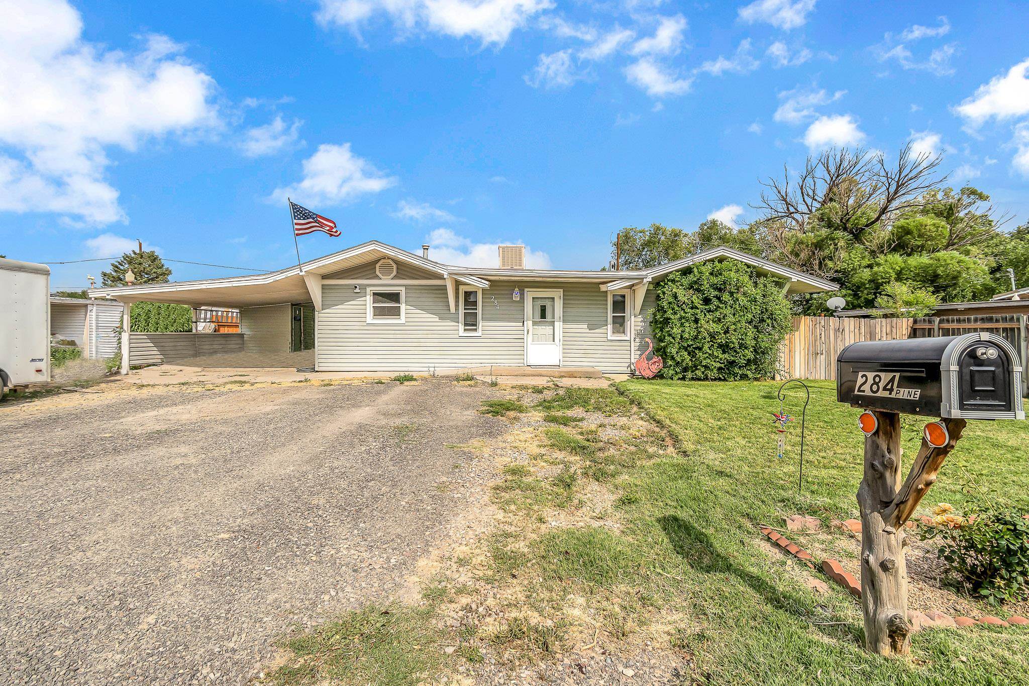 284 Pine Street Property Photo 1