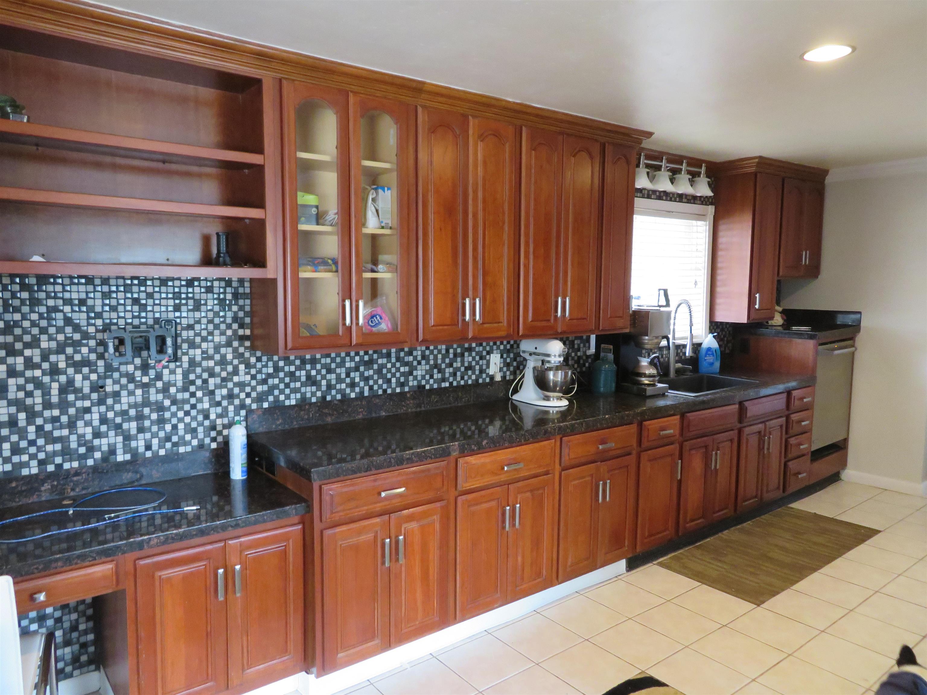 2125 Broadway Property Photo 4