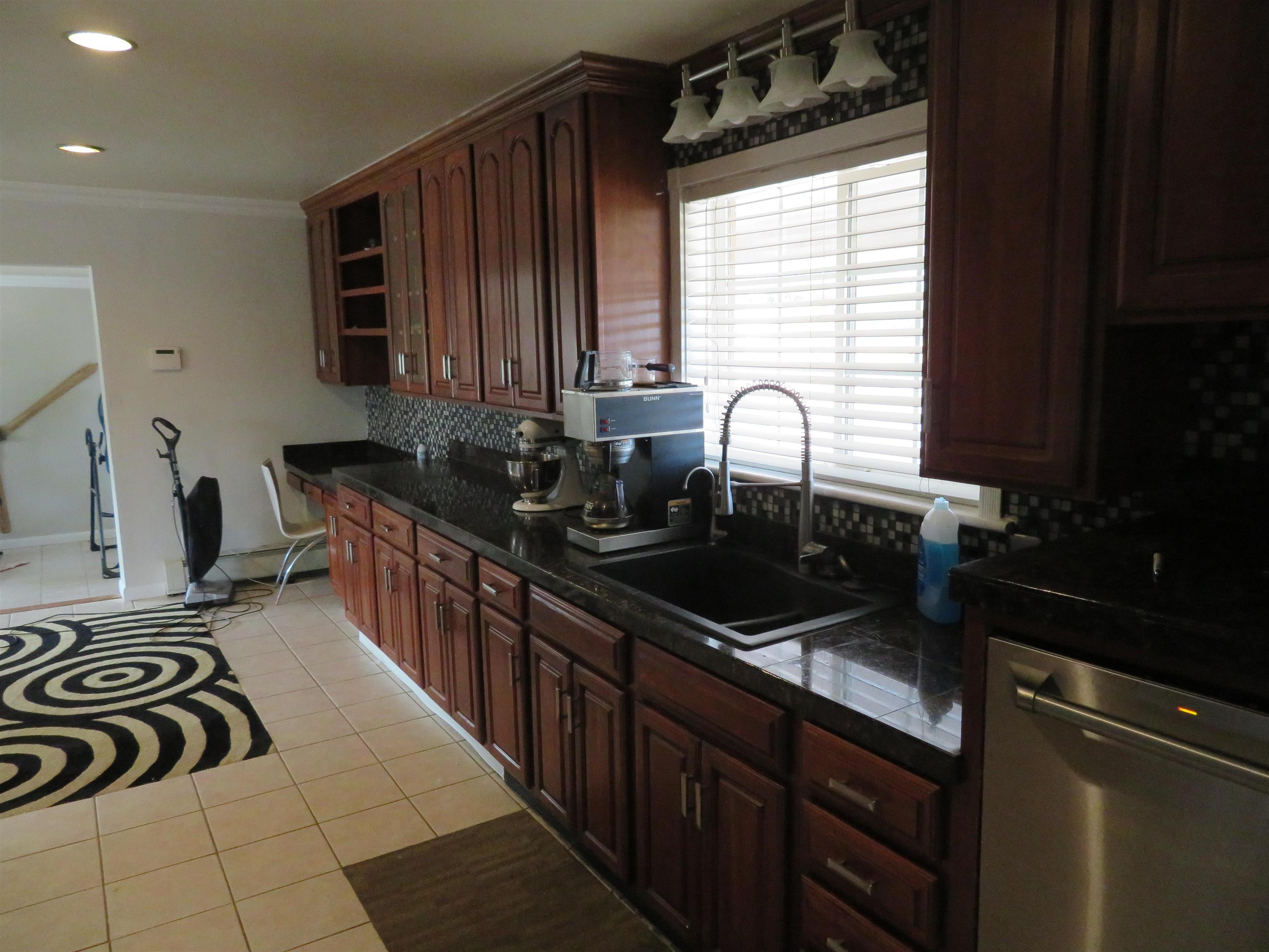 2125 Broadway Property Photo 7