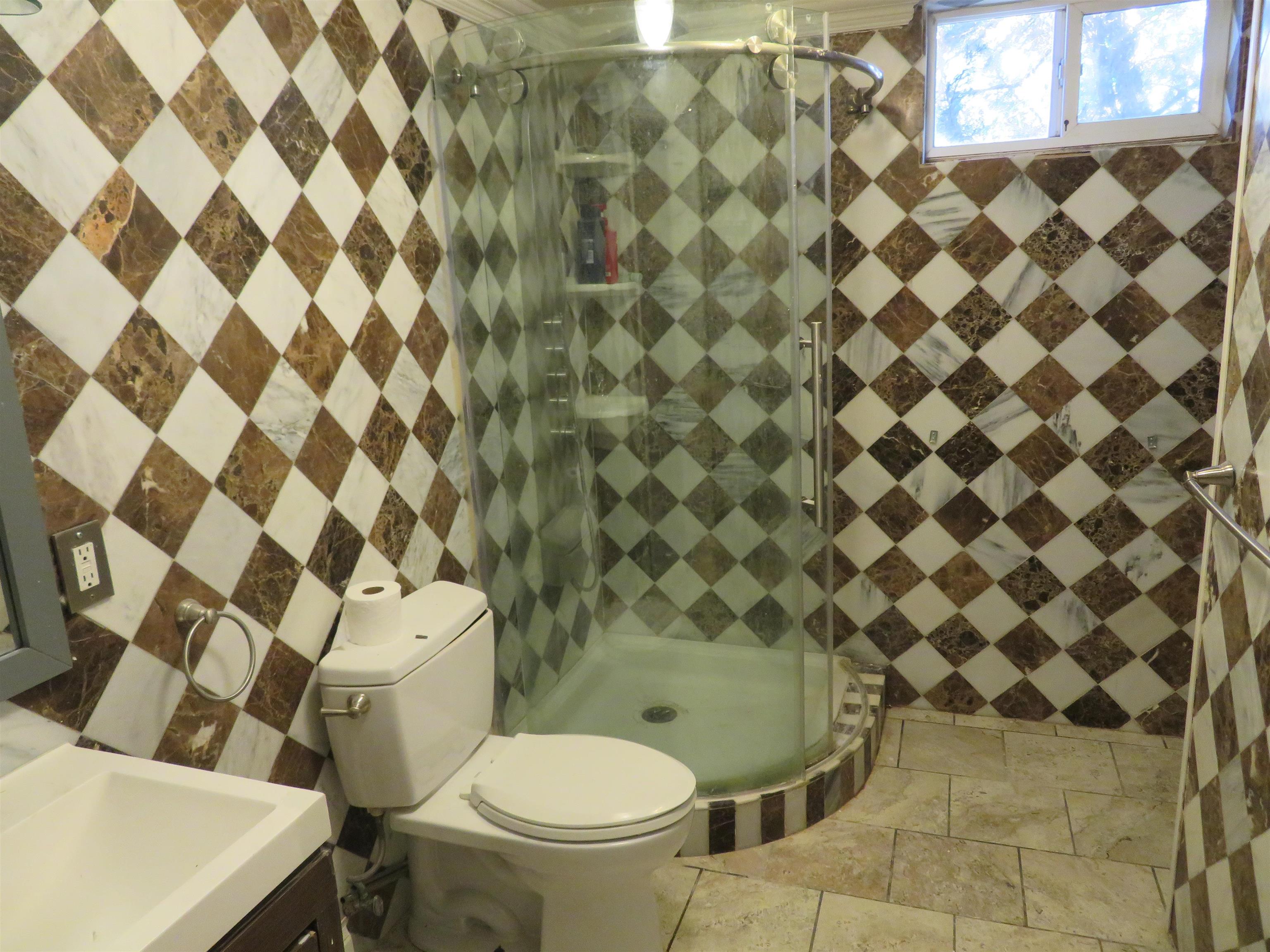 2125 Broadway Property Photo 20