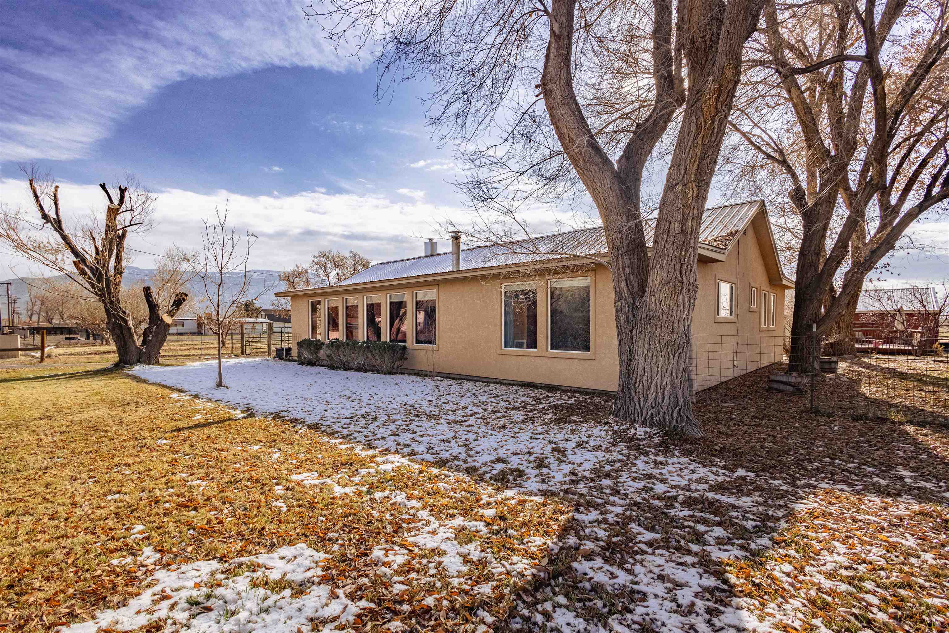 3489 G Road Property Photo 1