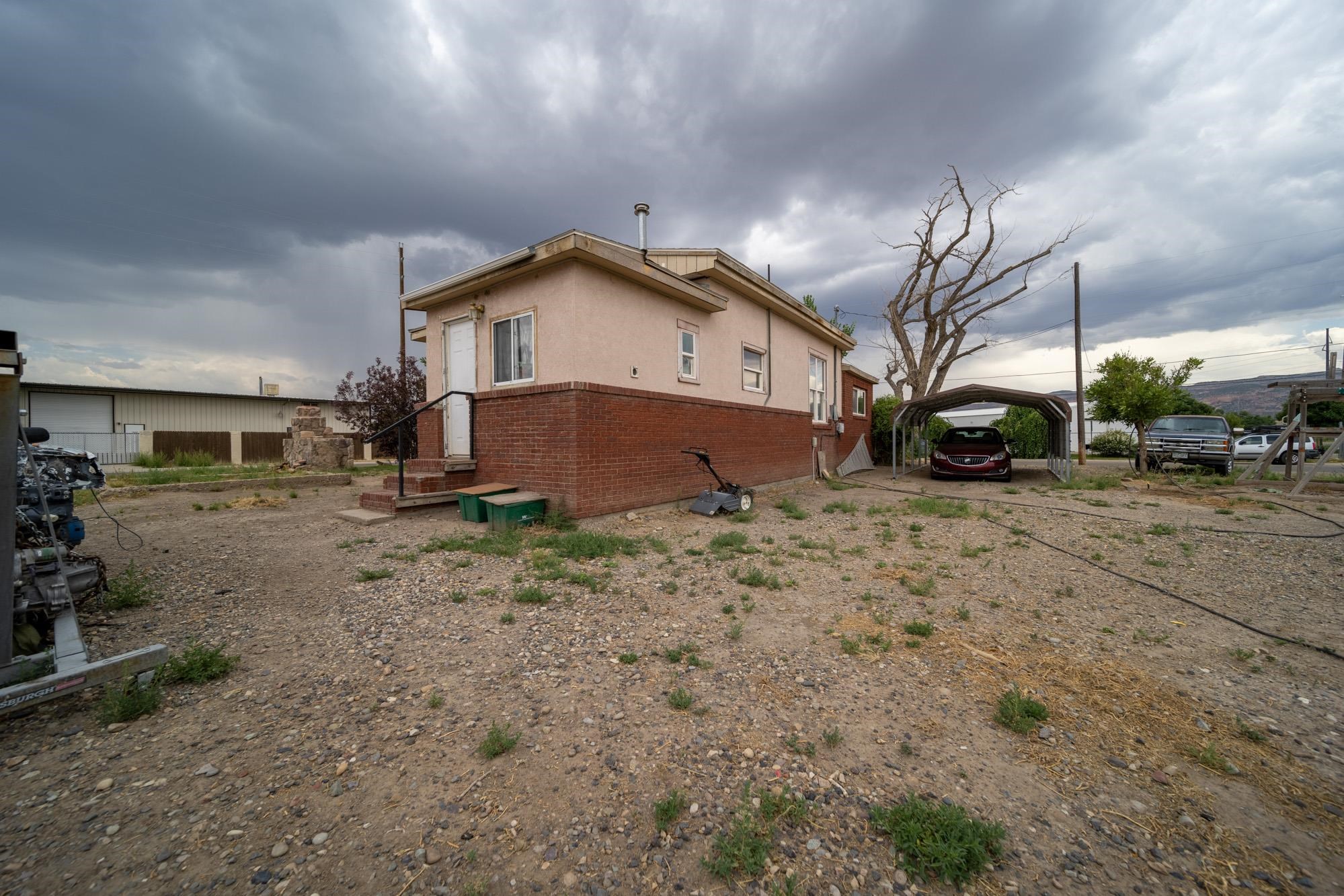 551 E Grand Avenue Property Photo 2