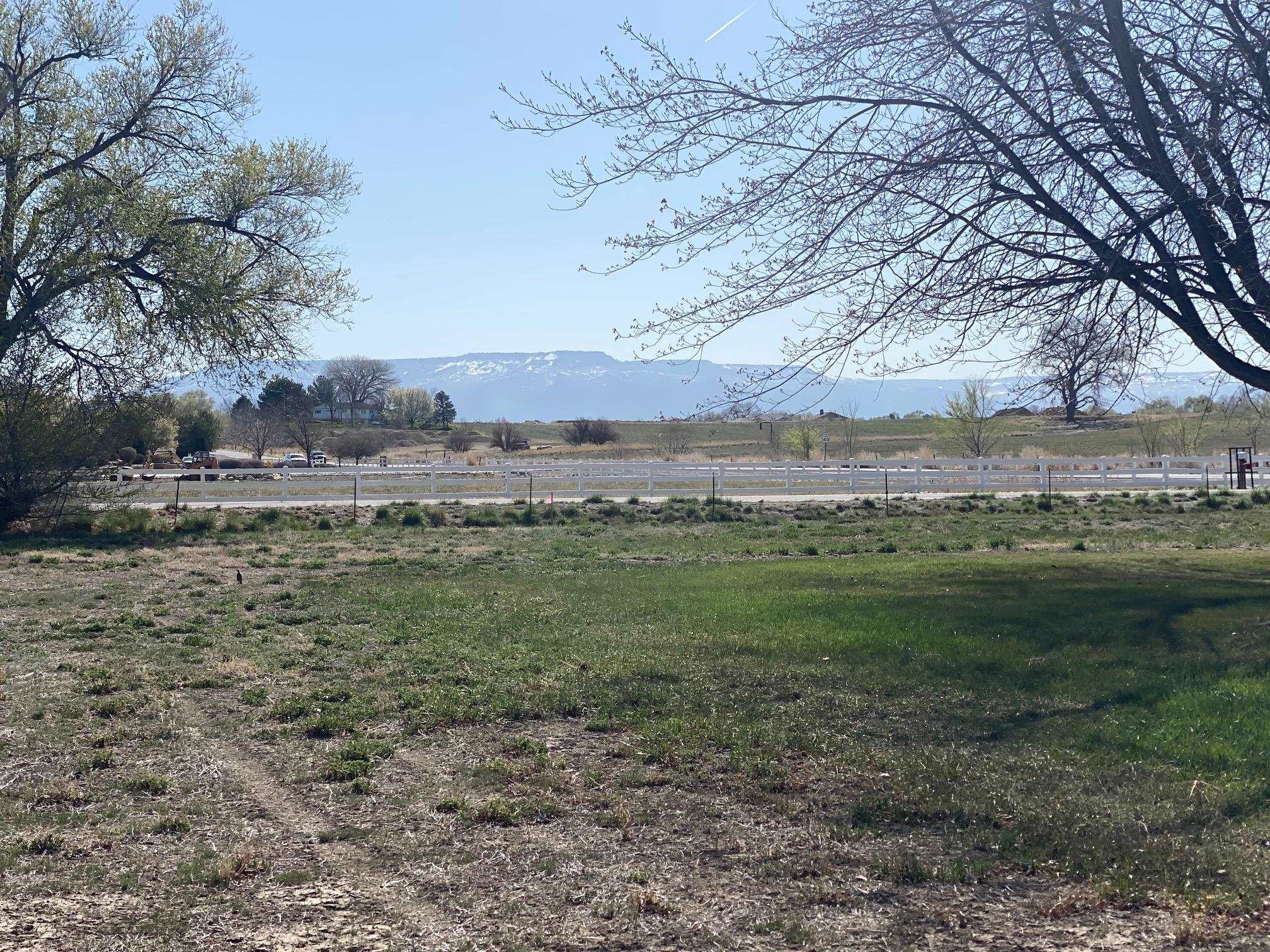 2594 H 3/4 Road Property Photo 1