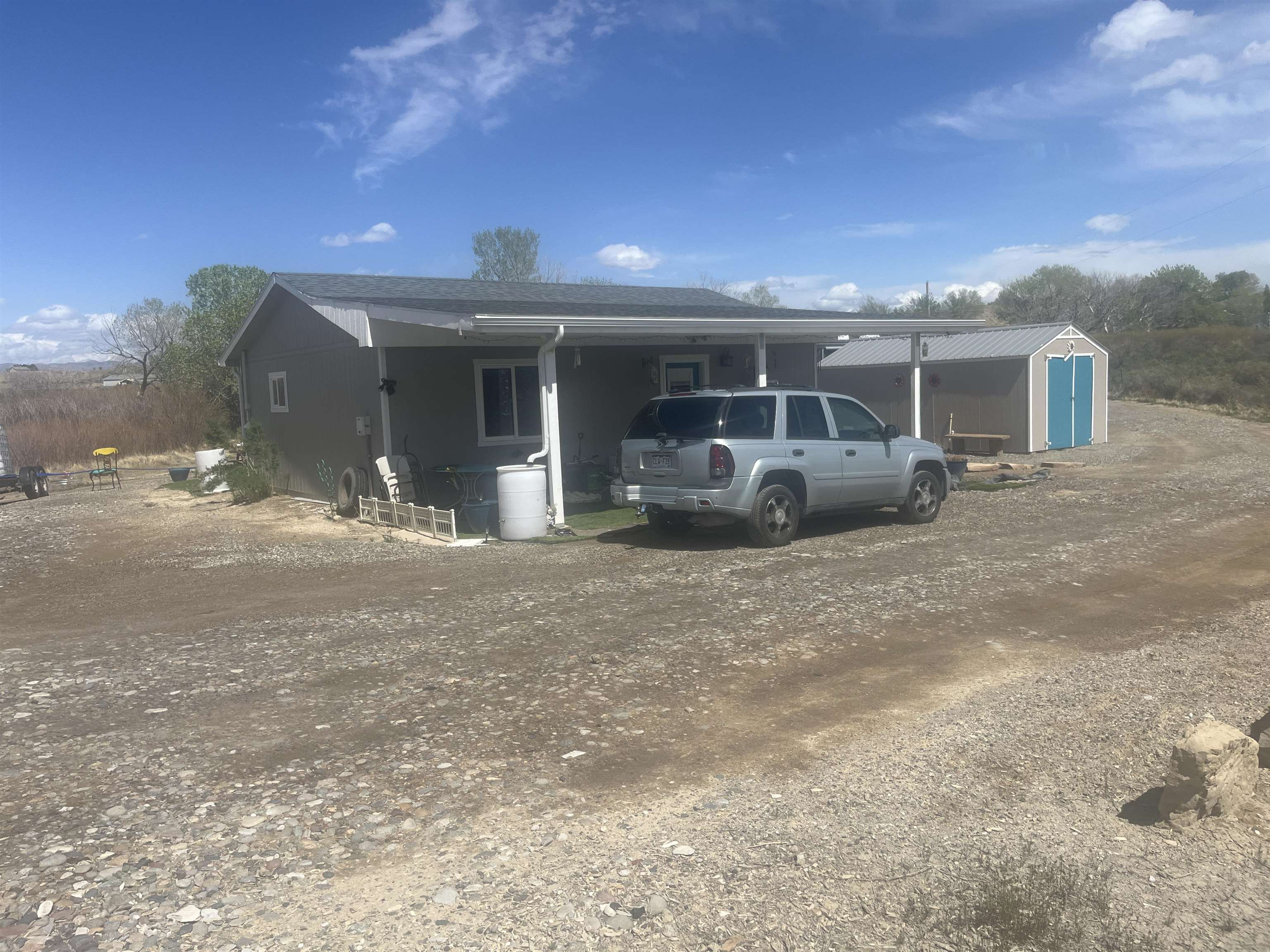 1729 10 Road Property Photo 1