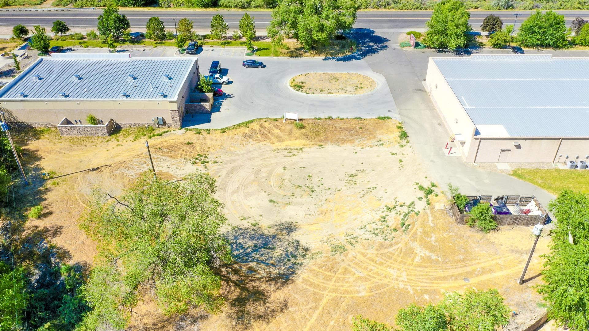 1670 W Highway 6&50 Property Photo 2