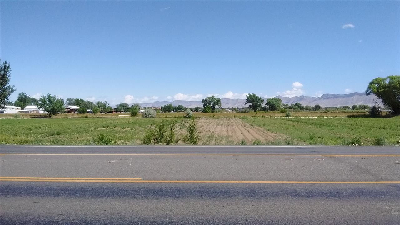 2912 D Road Property Photo 2