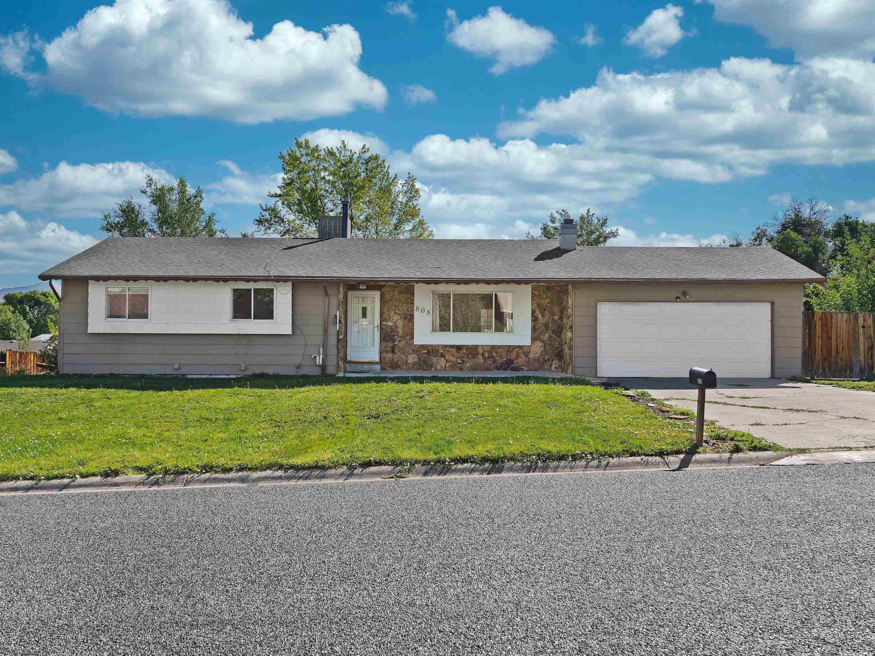 808 Jamaica Drive Property Photo