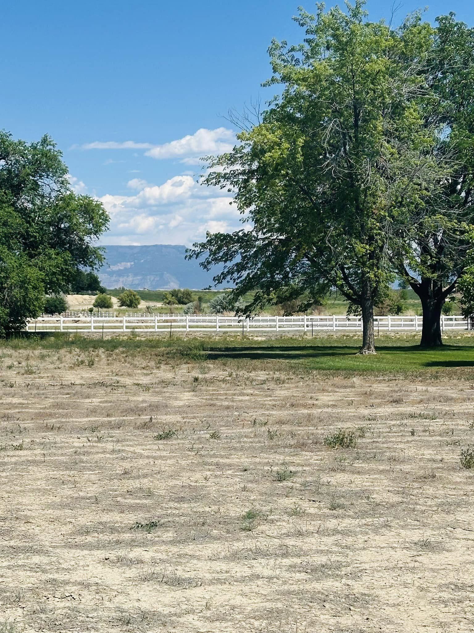 2594 H 3/4 Road Property Photo 1