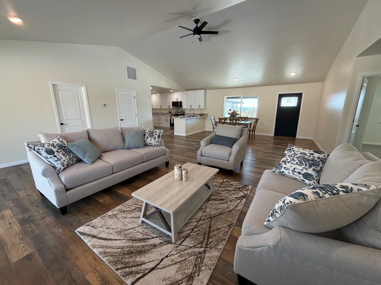 25059 Cedar Mesa Road Property Photo 3