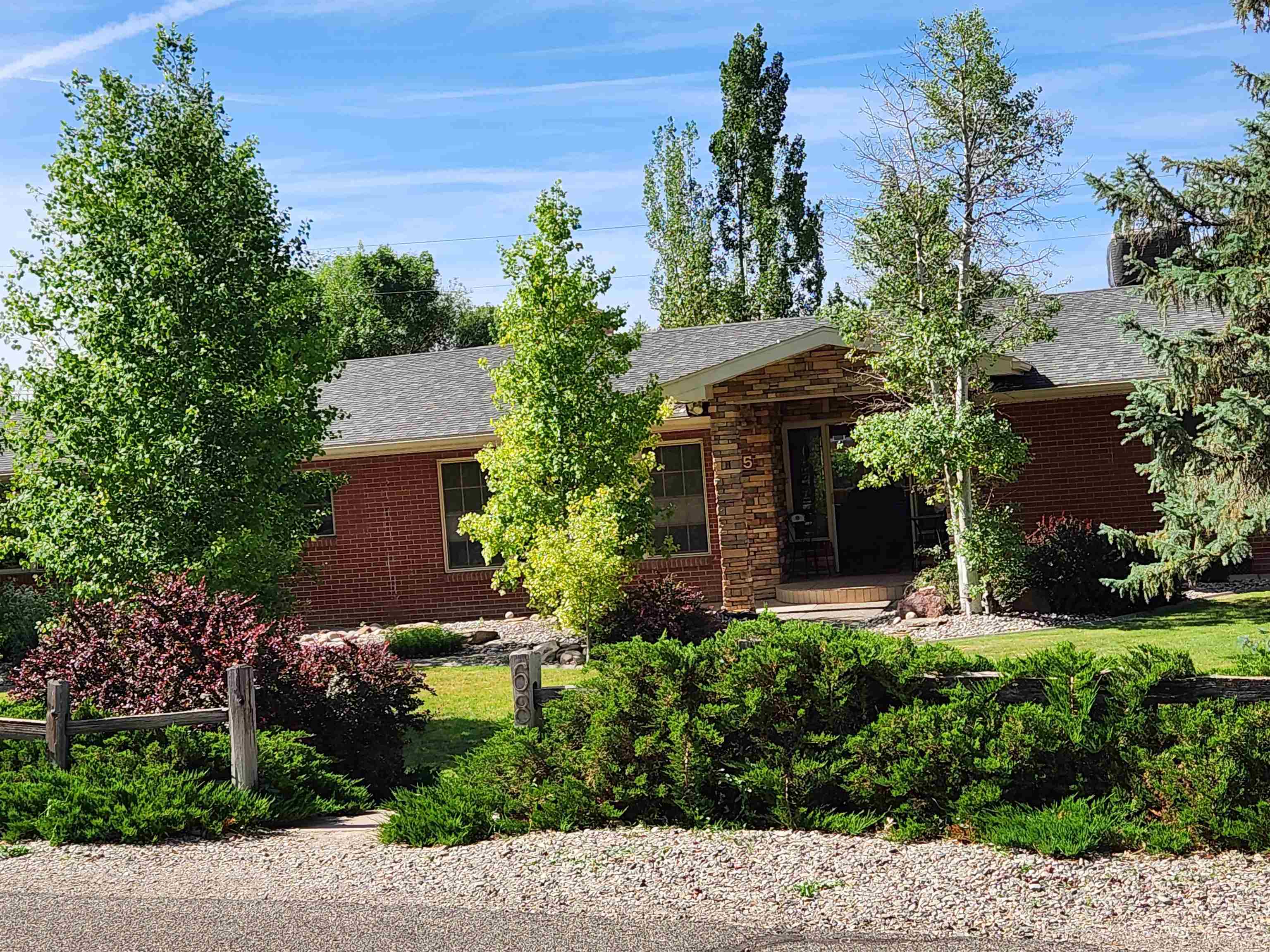 685 Crestridge Drive