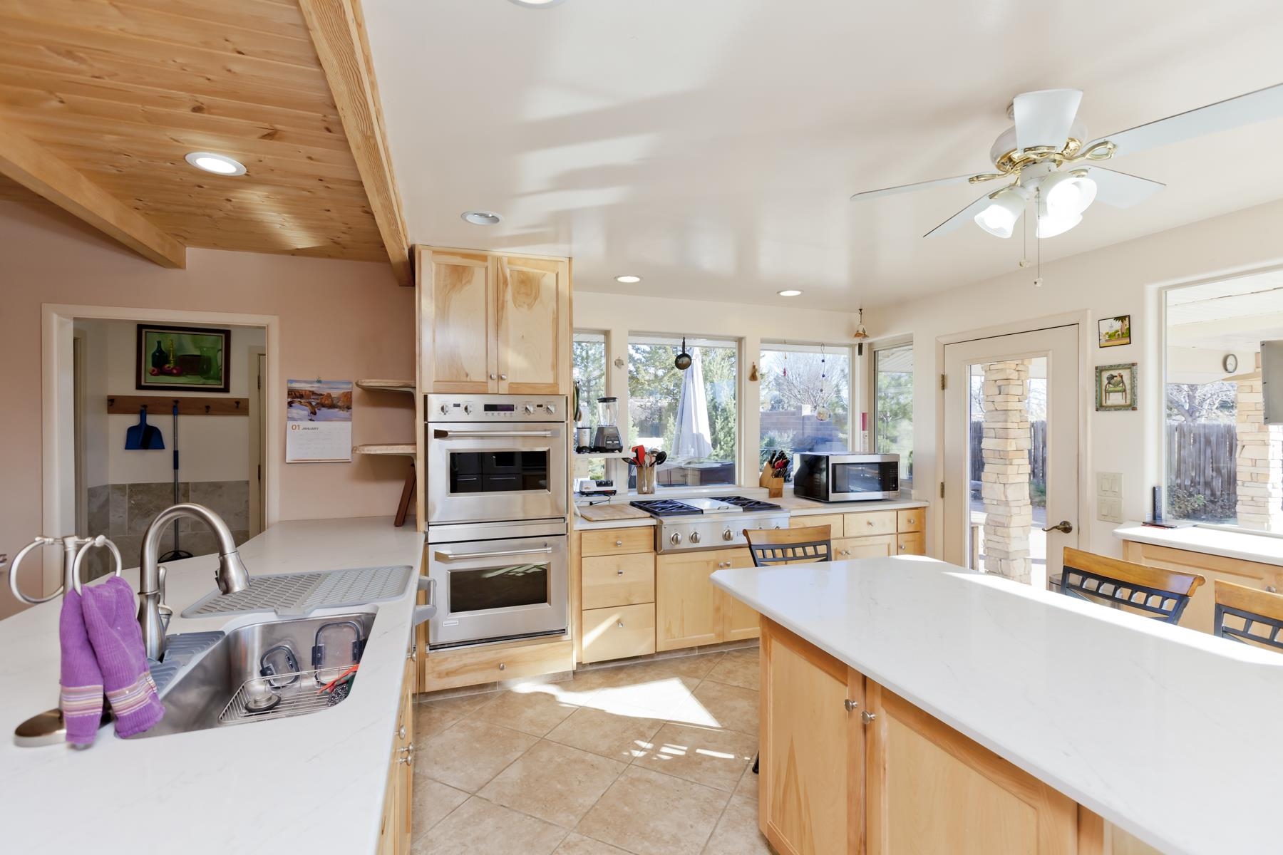 685 Crestridge Drive Property Photo 4