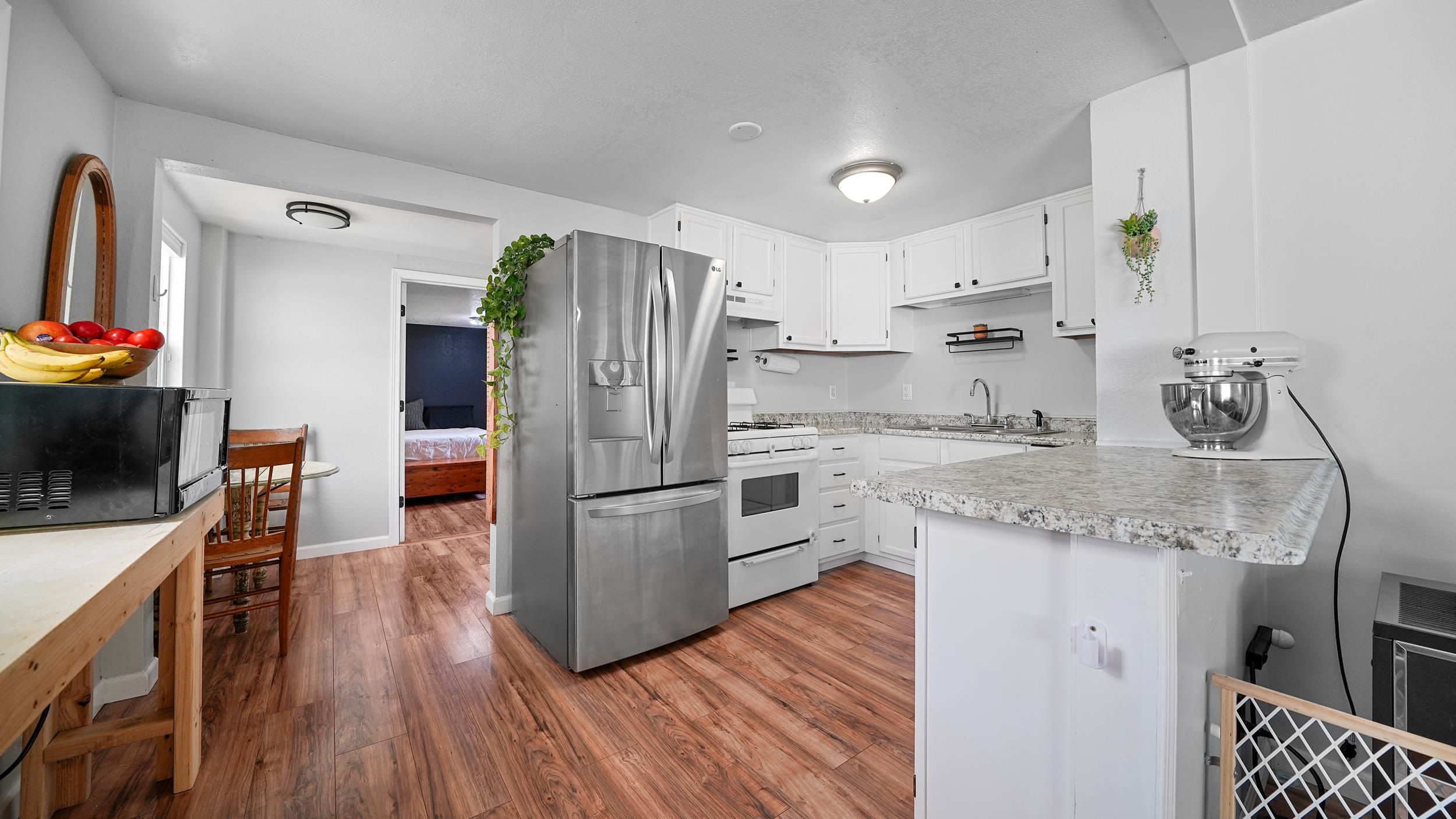 295 1/2 Mountain View Street Property Photo 4
