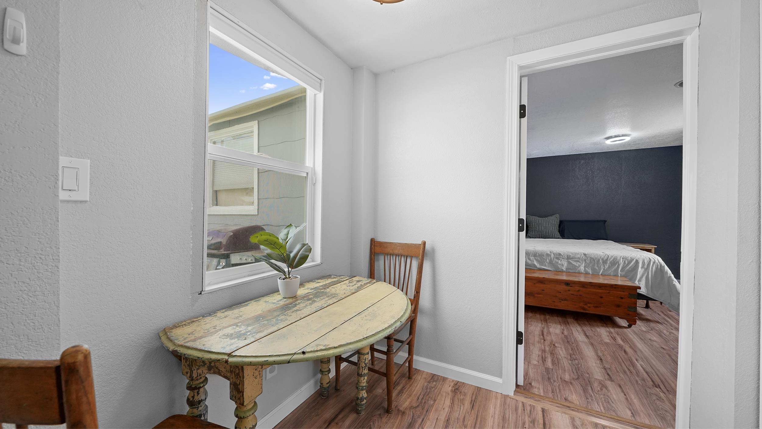 295 1/2 Mountain View Street Property Photo 7