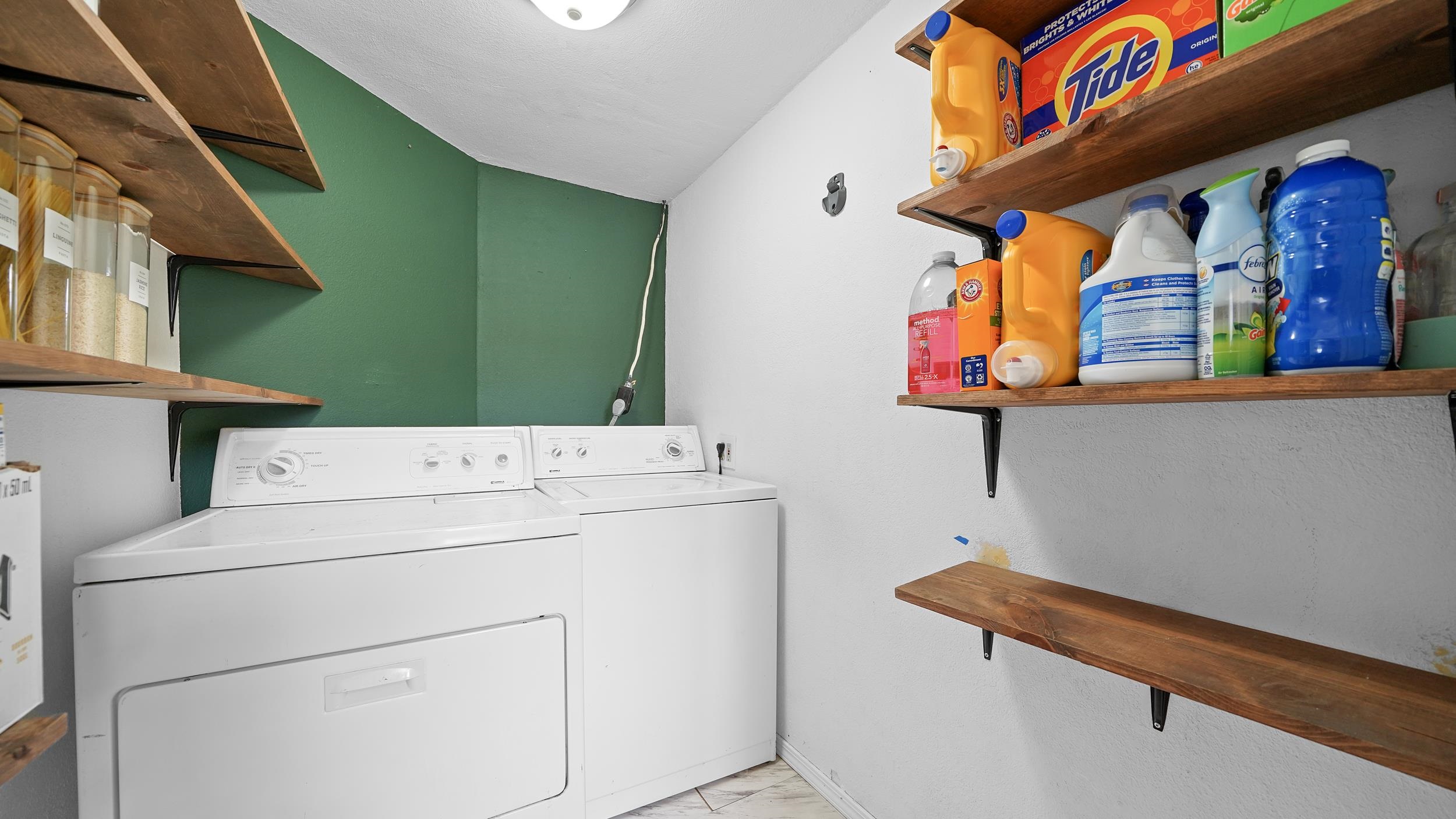 295 1/2 Mountain View Street Property Photo 10