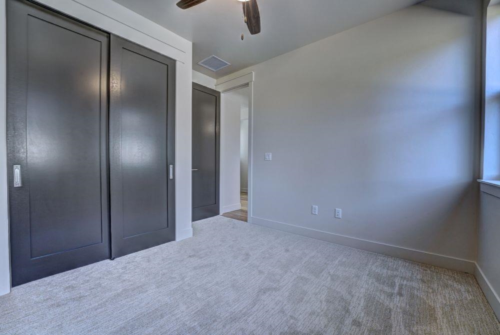921 Caledonia Court Property Photo 27