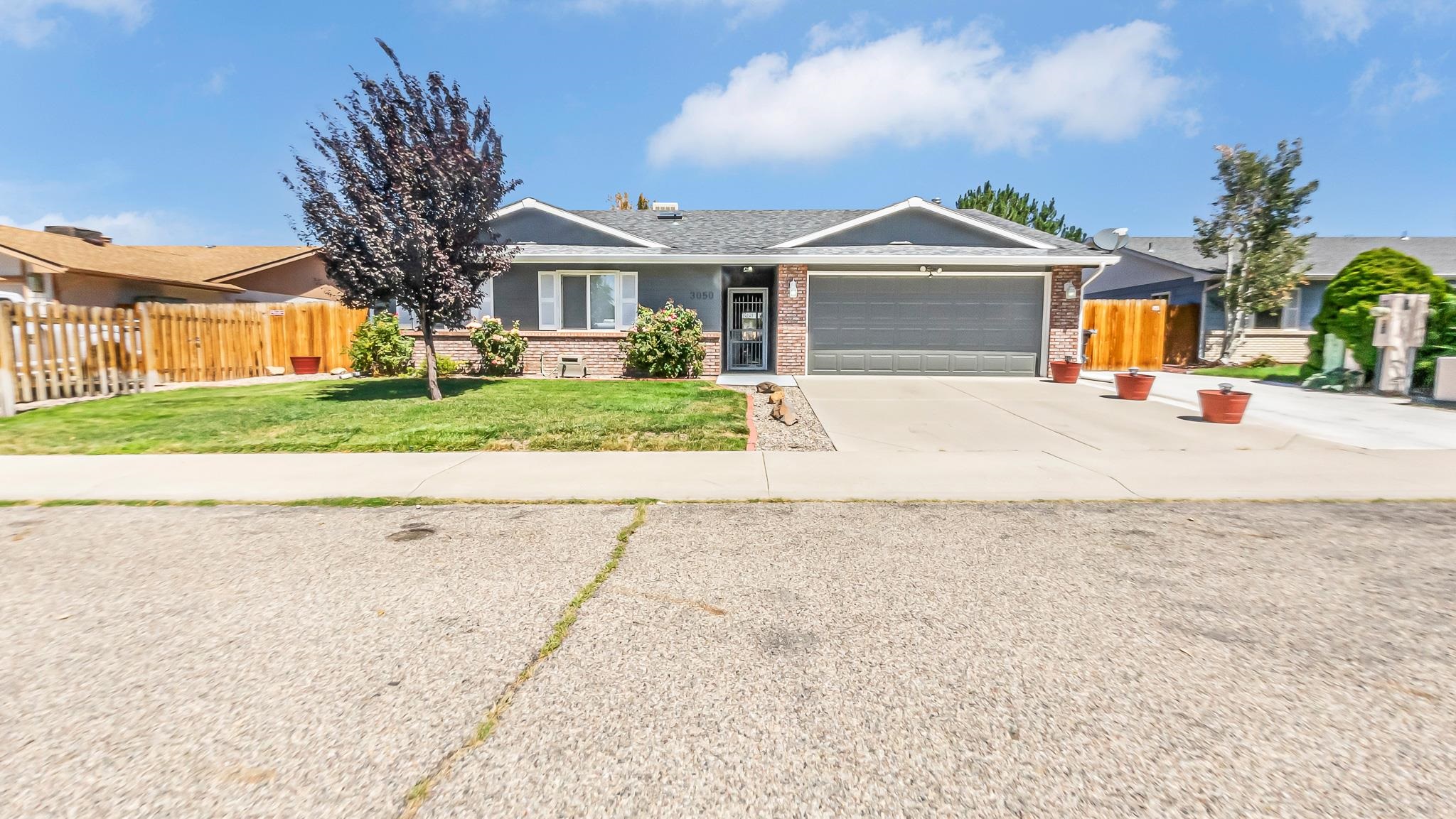 3050 Camelot Place Property Photo 1