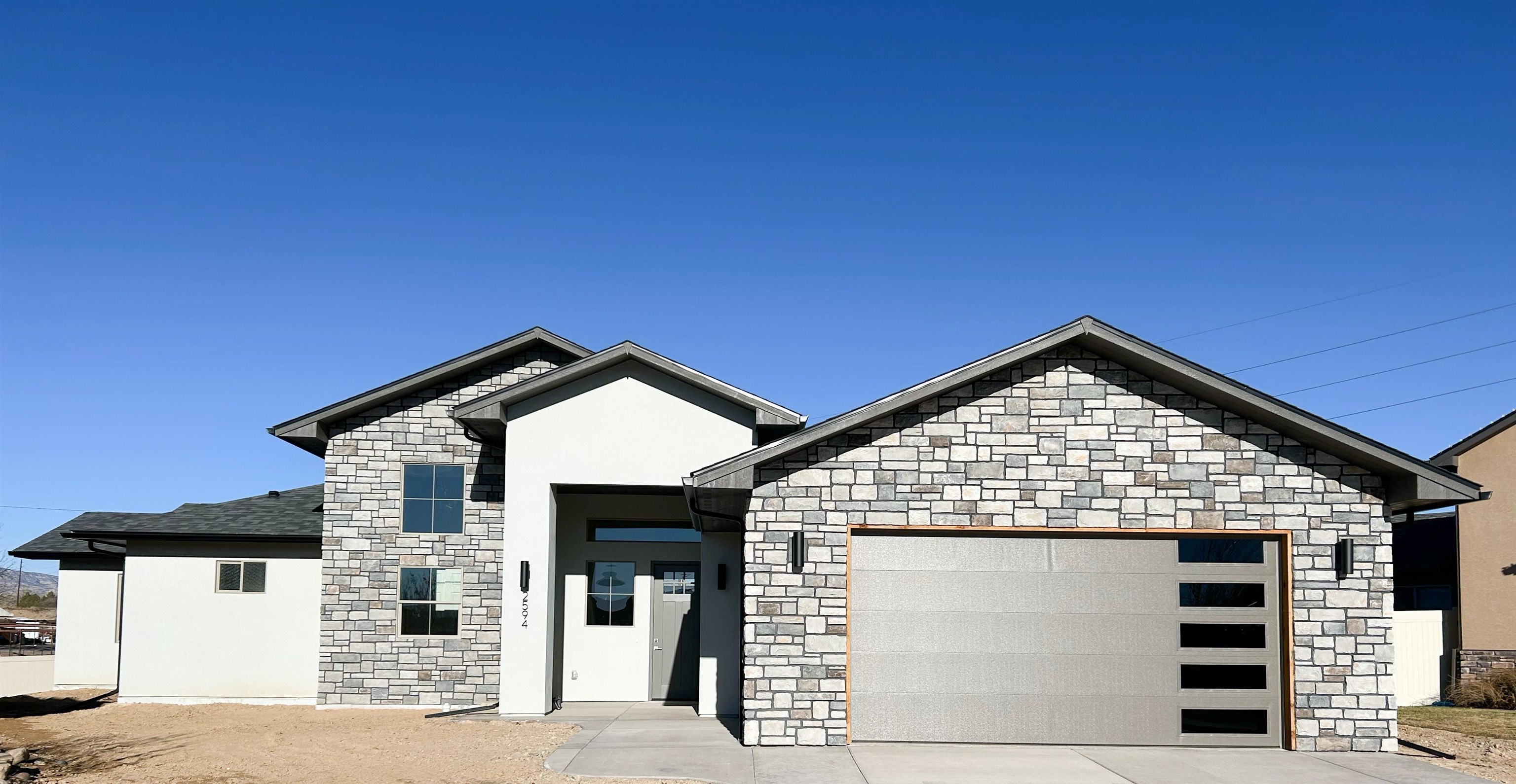 2594 Jay Court Property Photo 1