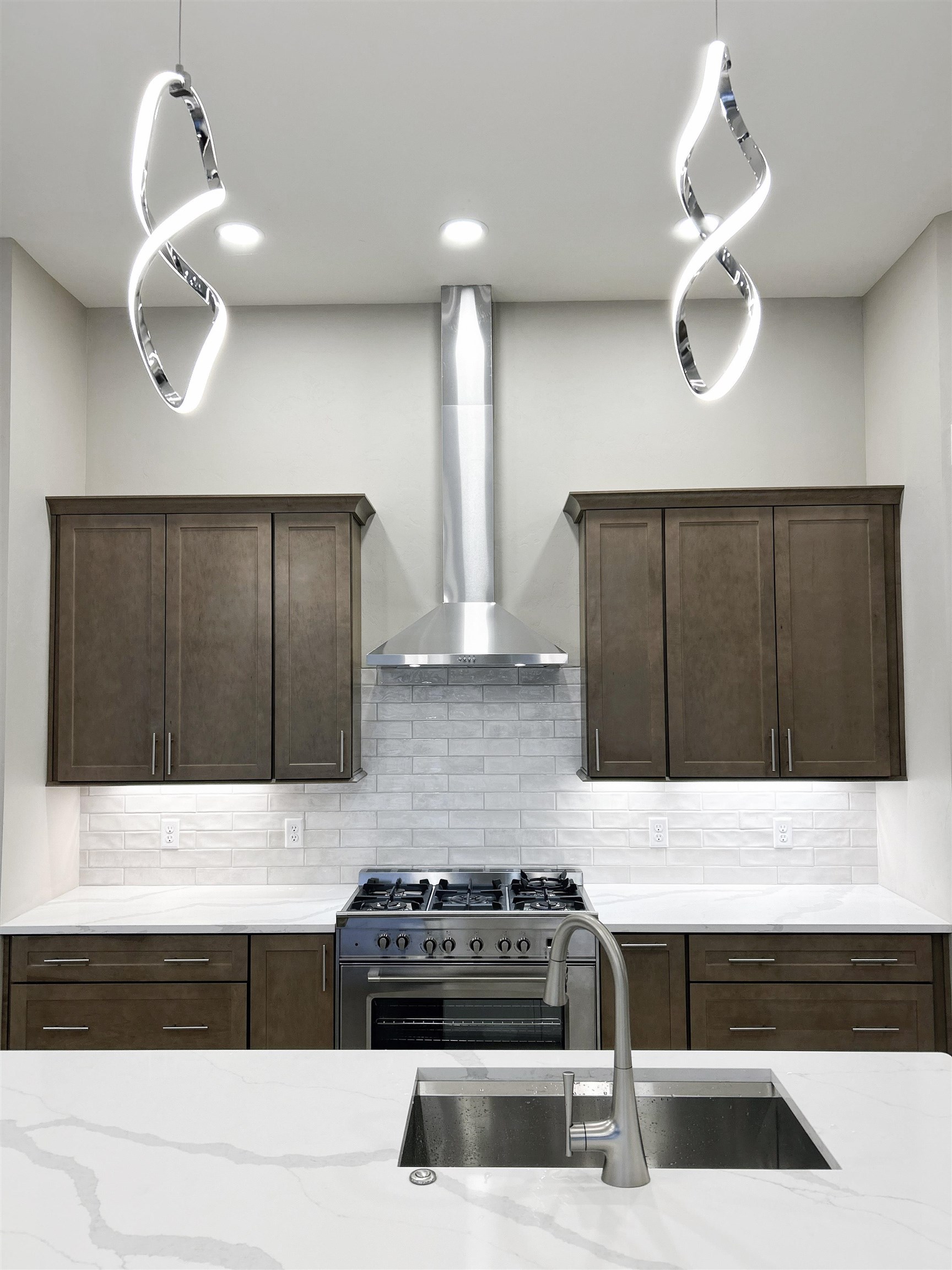 2594 Jay Court Property Photo 4