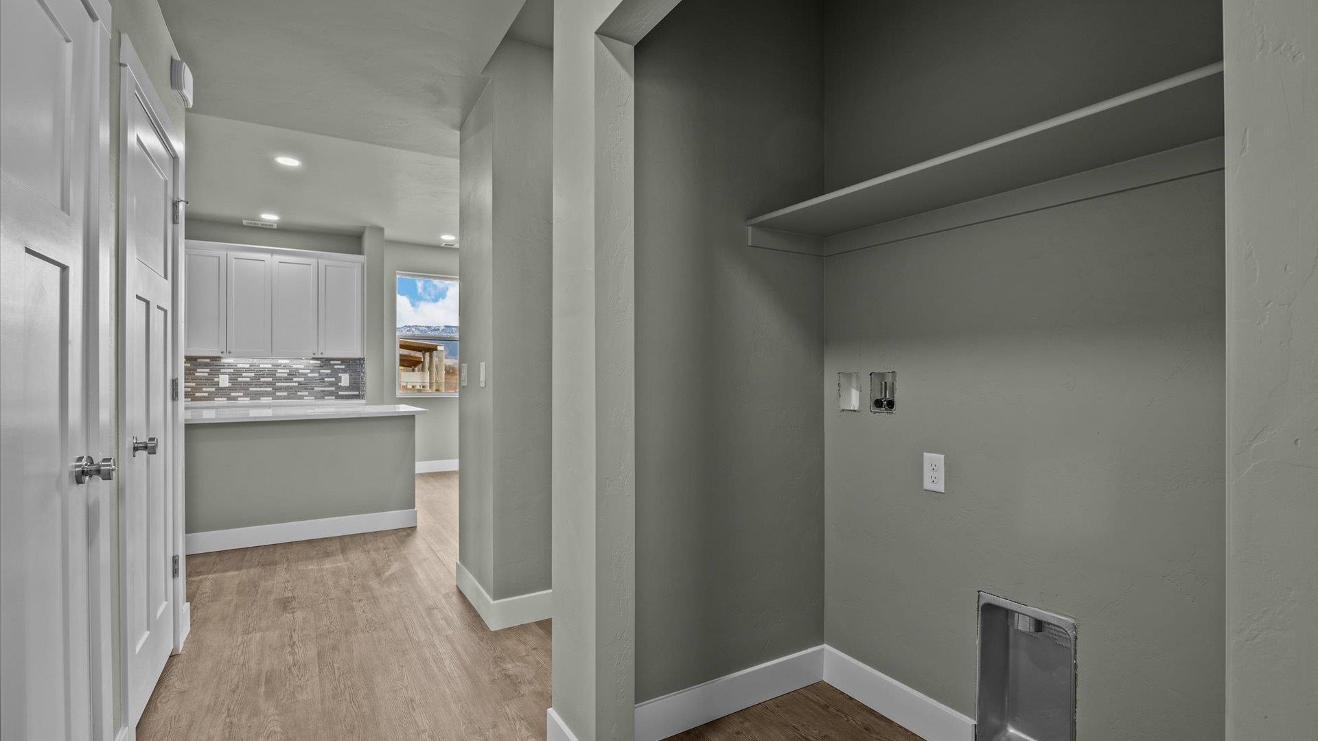 579 Fledgefield Drive Property Photo 18