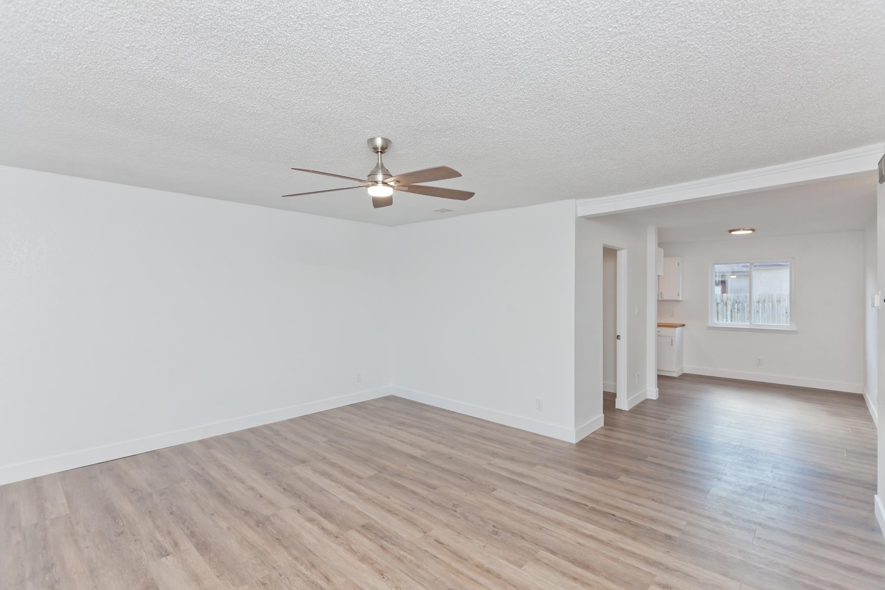 419 S Ash Street Property Photo 2