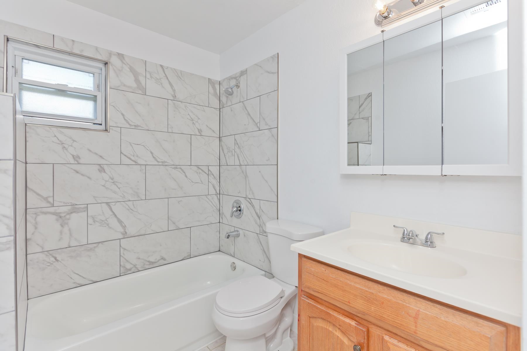 419 S Ash Street Property Photo 5