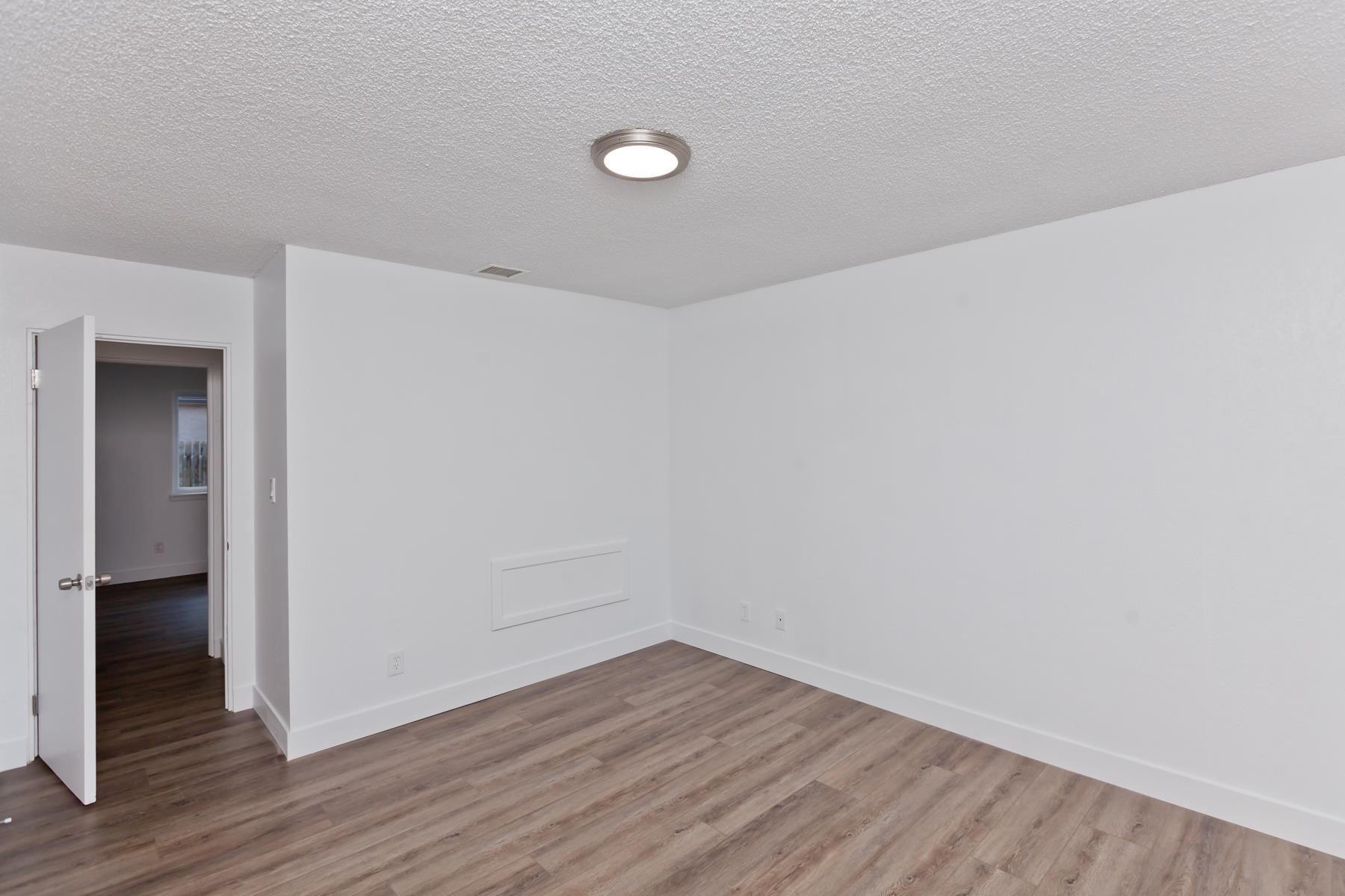 419 S Ash Street Property Photo 9