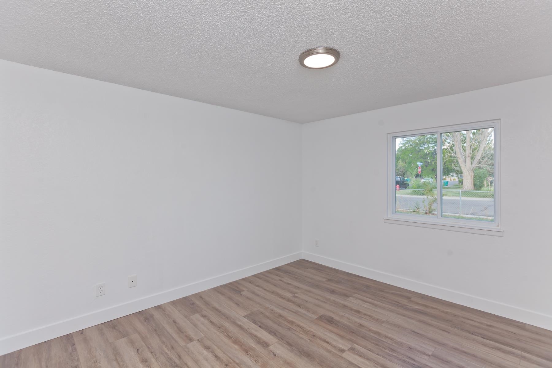 419 S Ash Street Property Photo 11