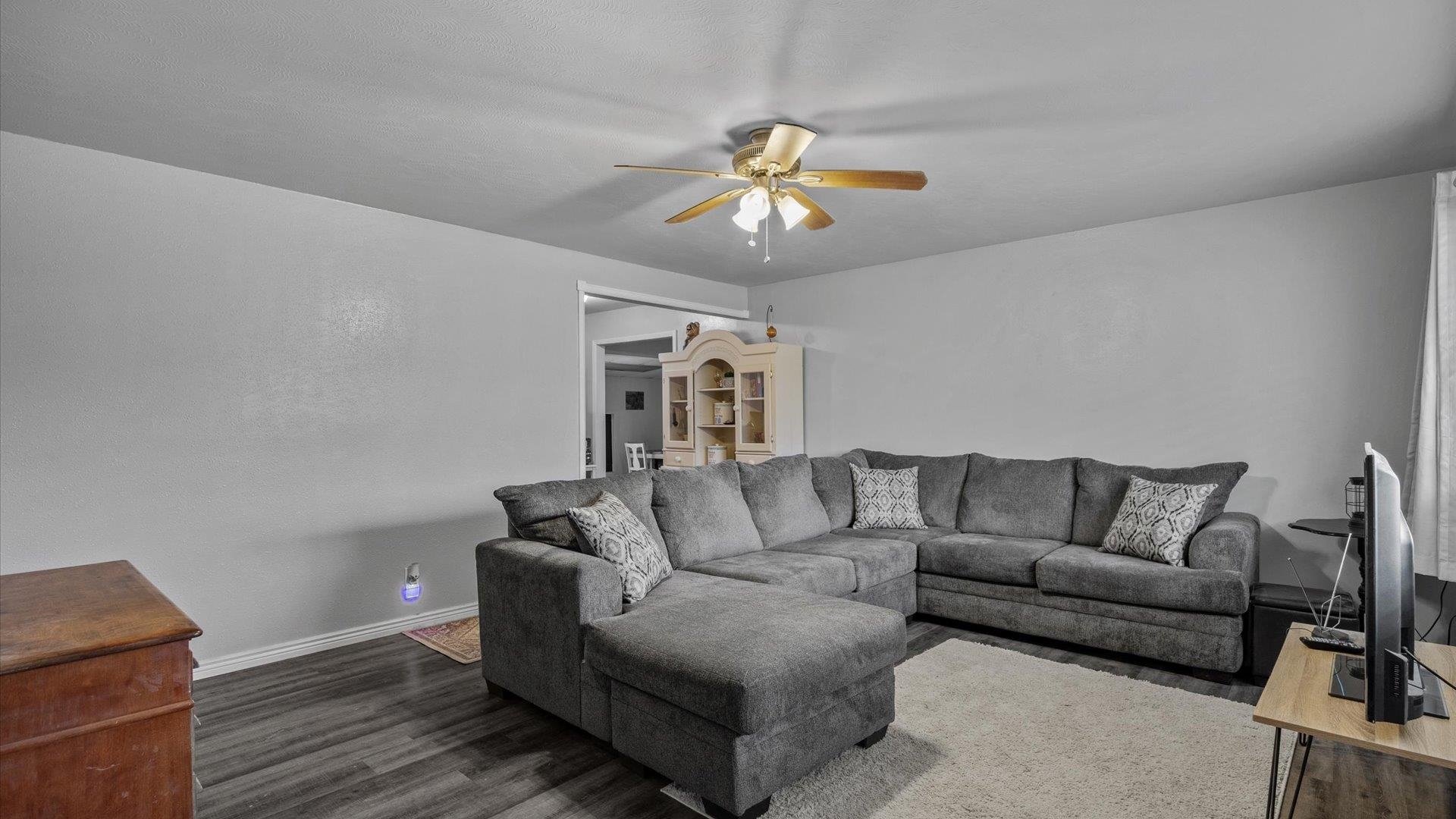 2918 Ronda Lee Road Property Photo 6