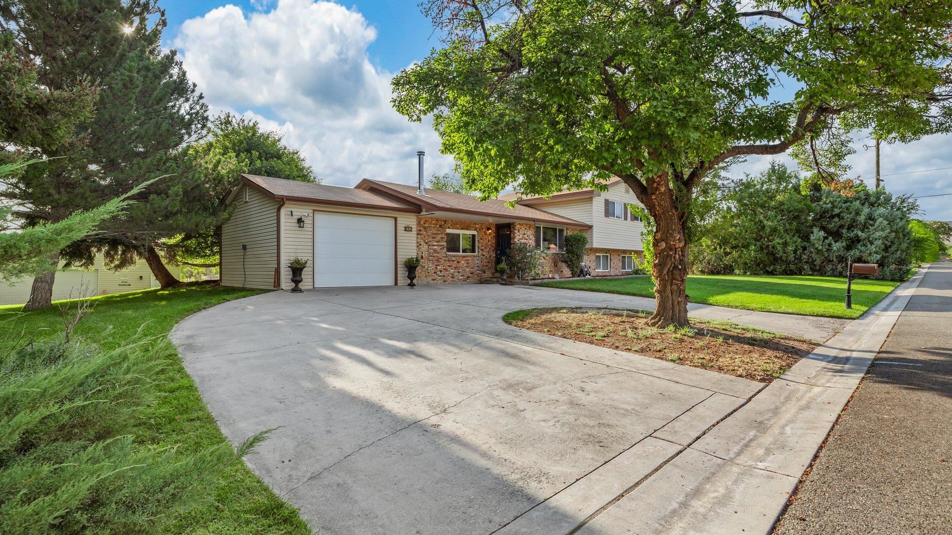 632 Panorama Drive Property Photo