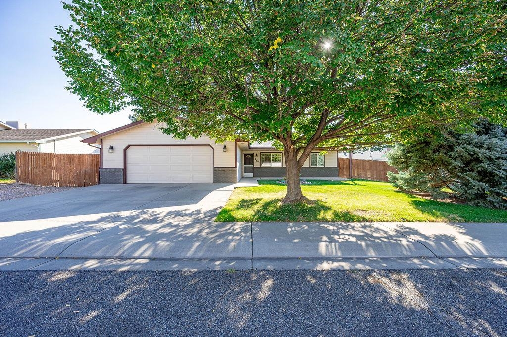 586 Heidel Street Property Photo 1