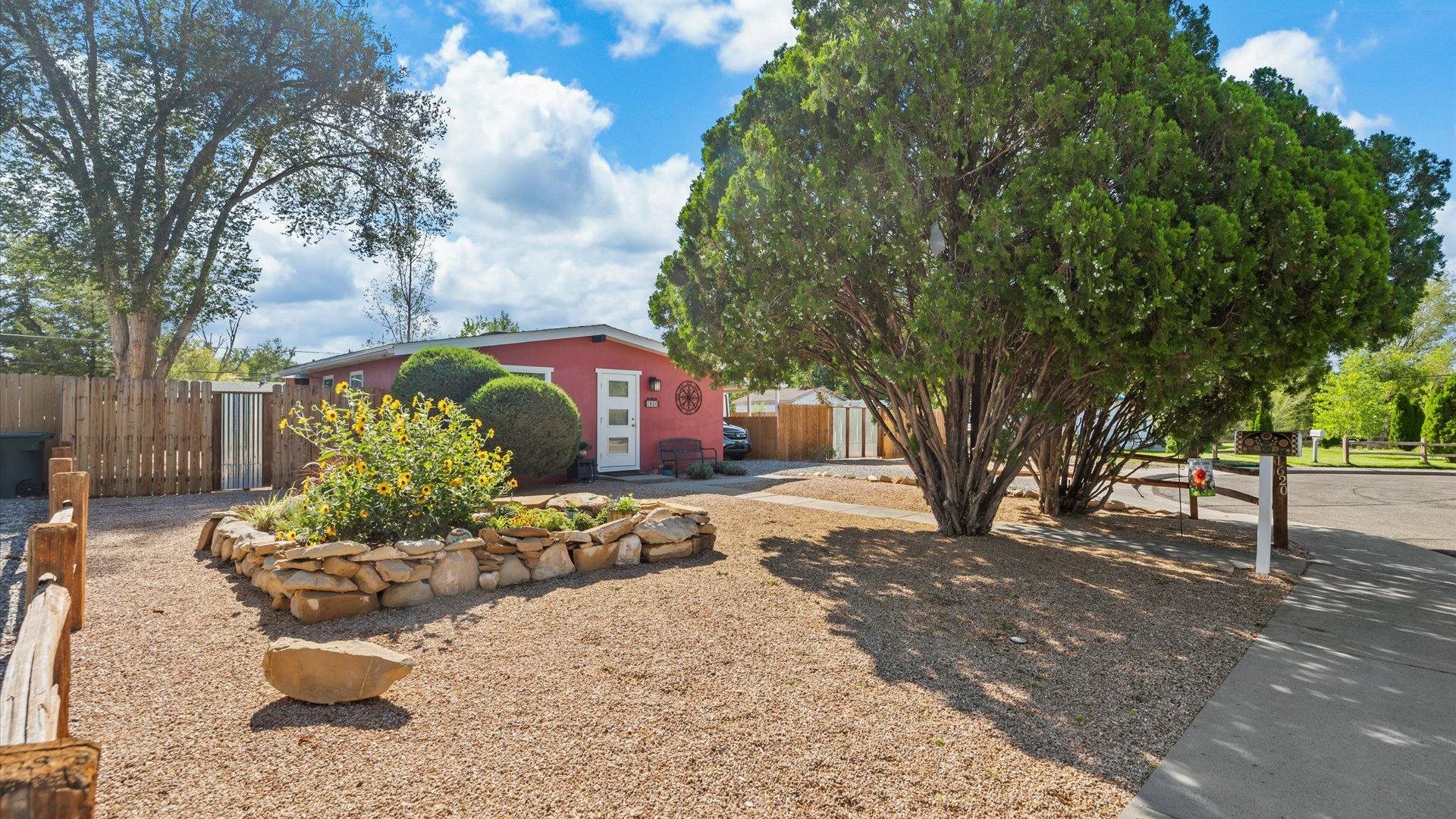 1620 Maple Court Property Photo 1