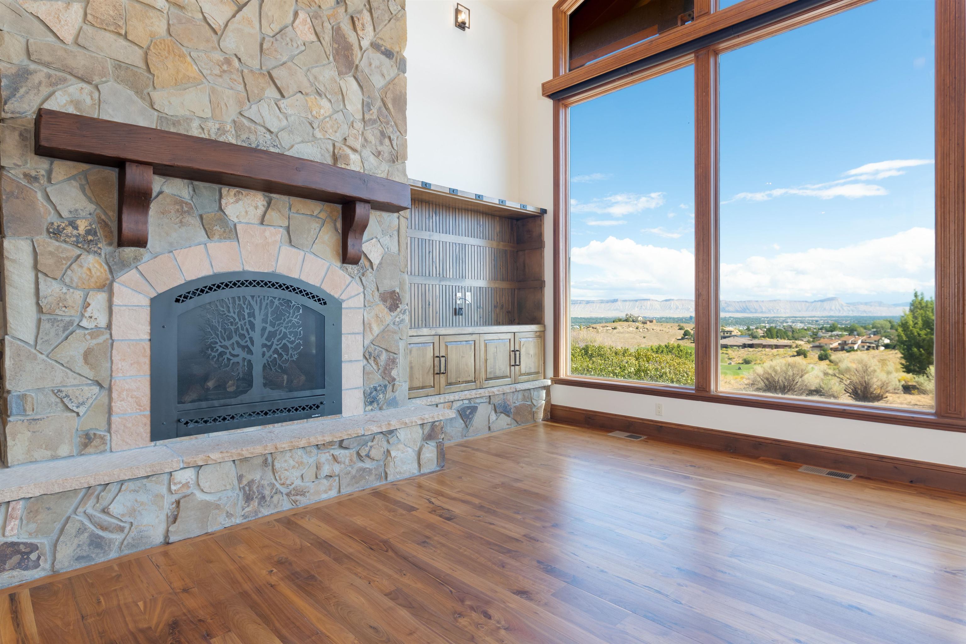 354 High Desert Road Property Photo 9