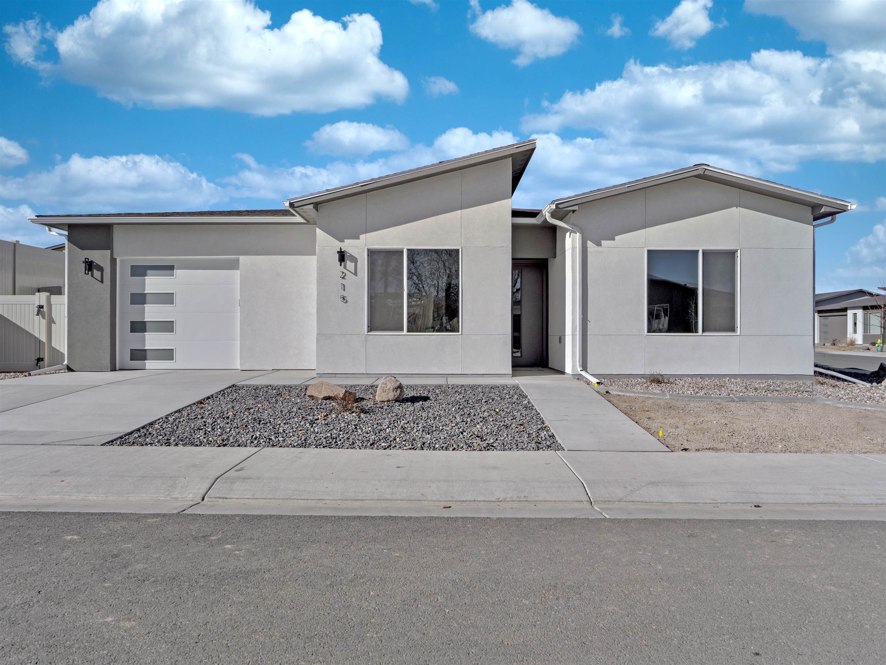 215 Shadow Mesa Street Property Photo 1