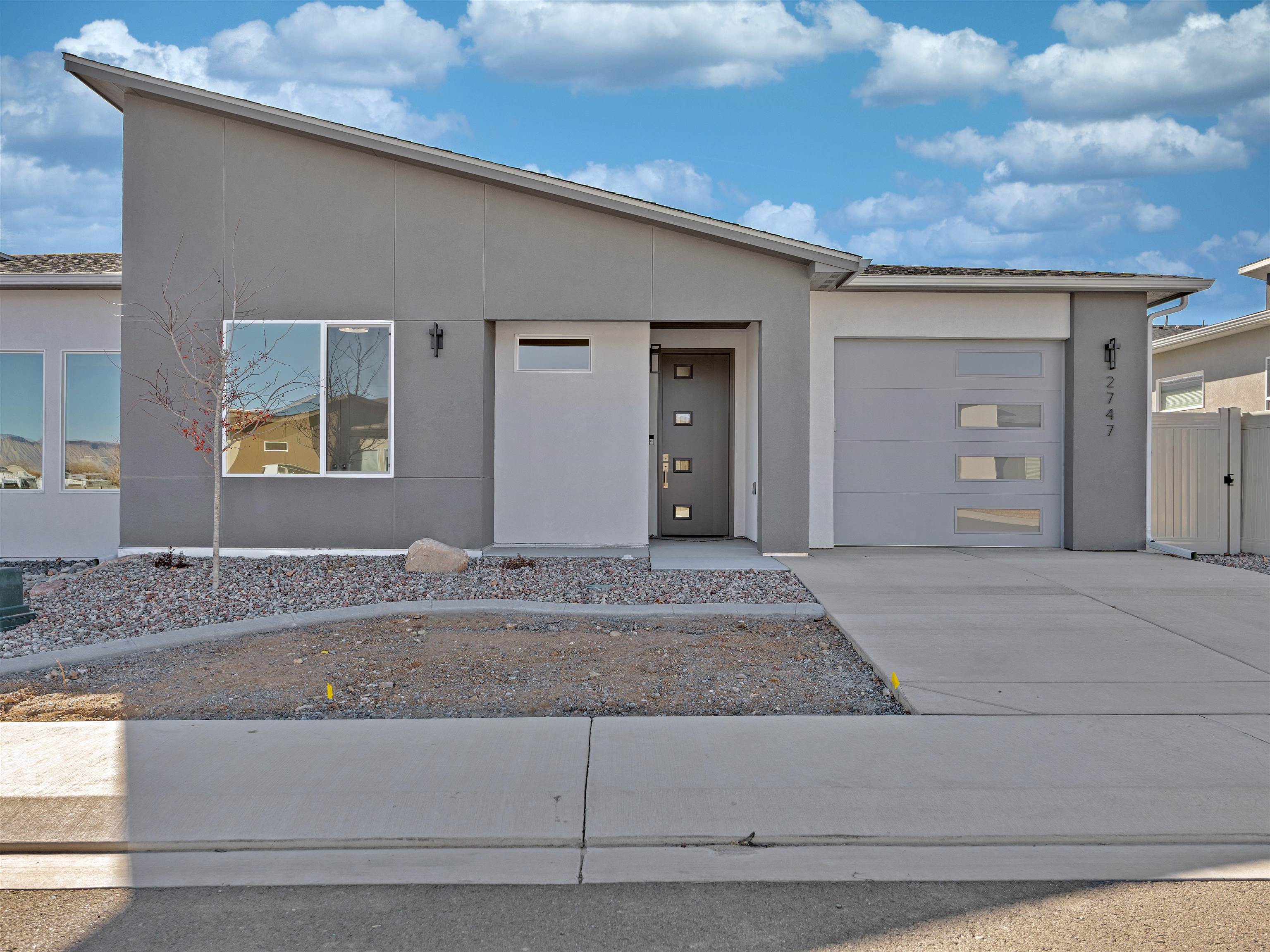 2747 Storm Avenue Property Photo 1