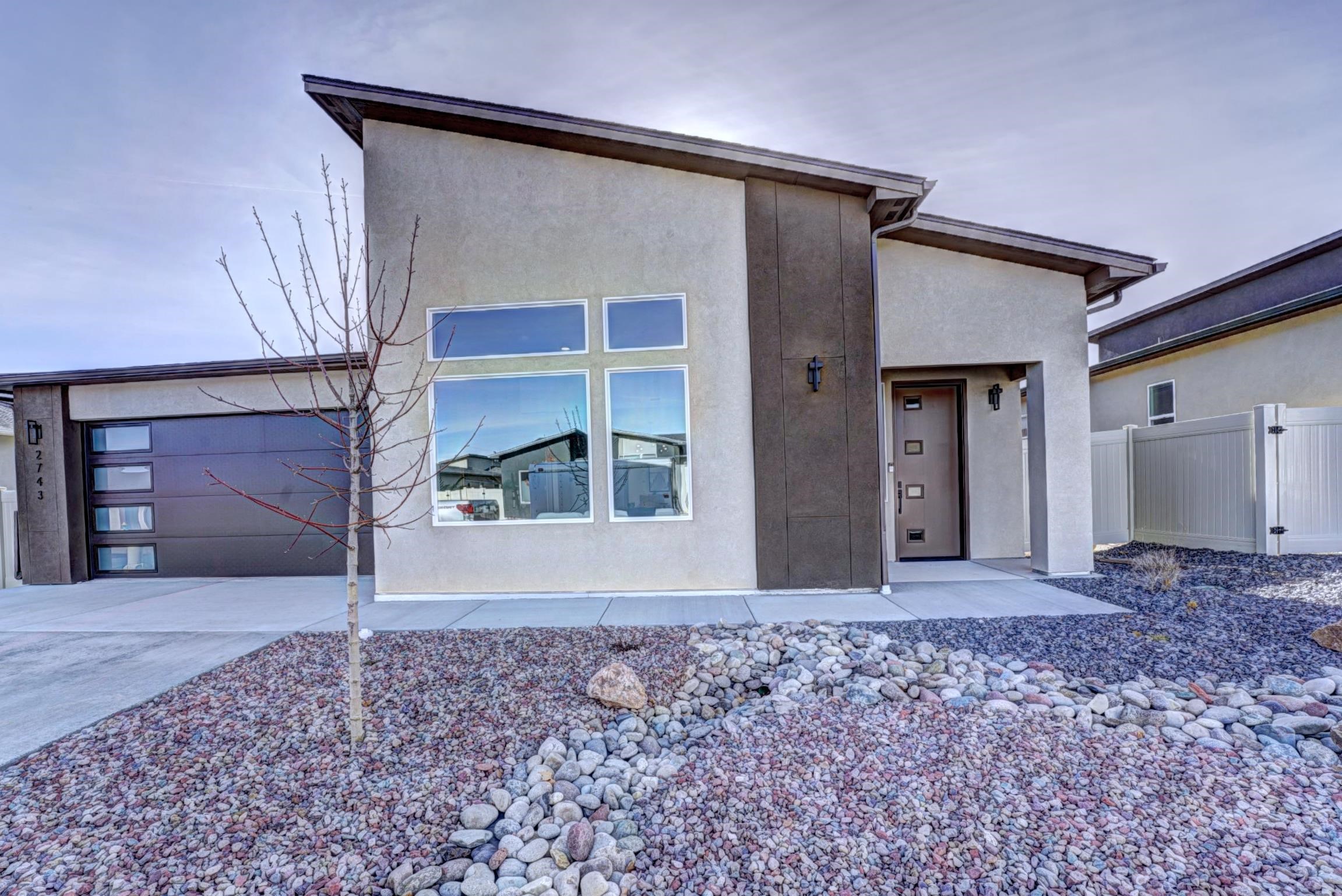 2743 Storm Avenue Property Photo 1