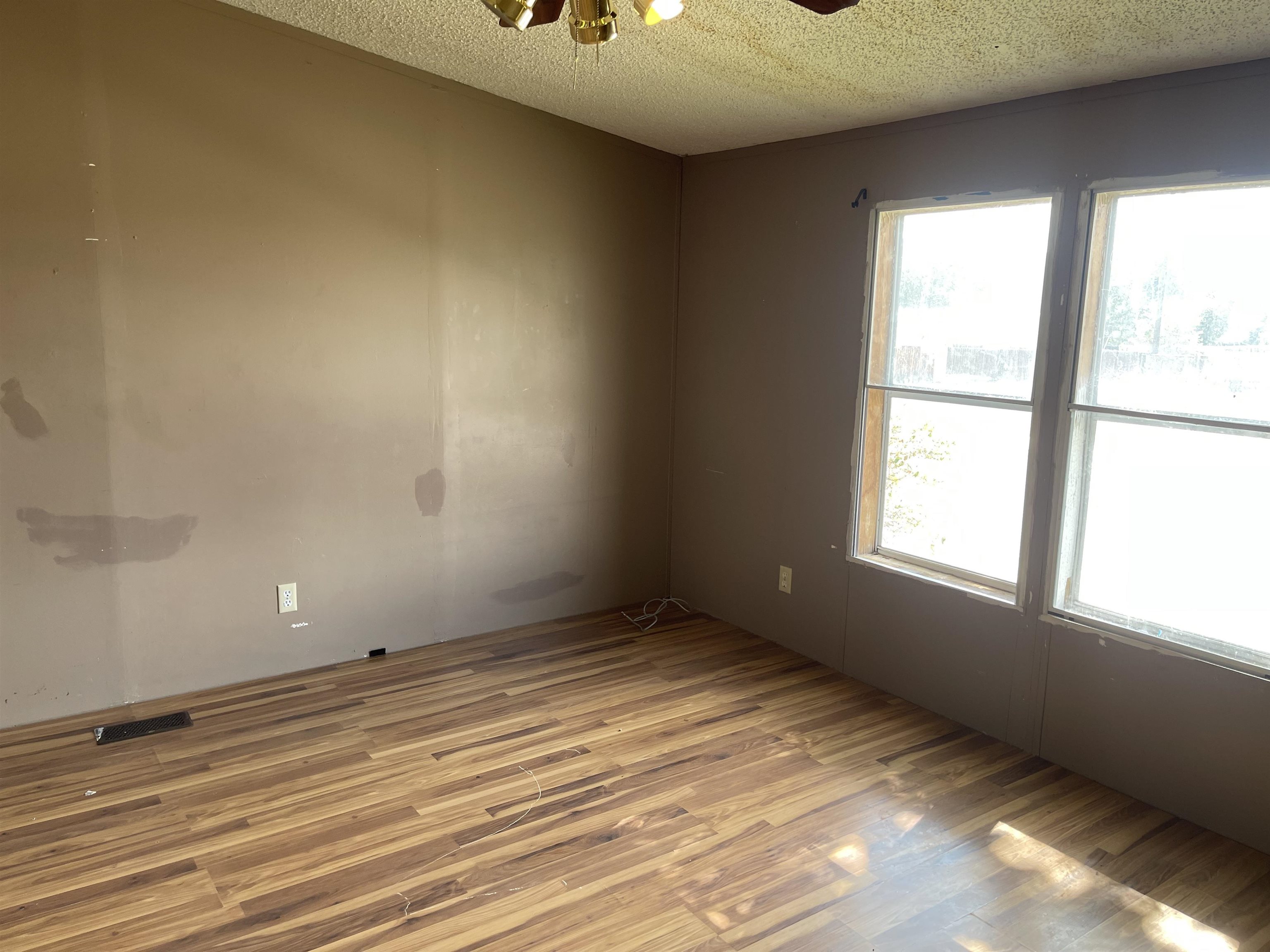 576 Stewart Street Property Photo 17