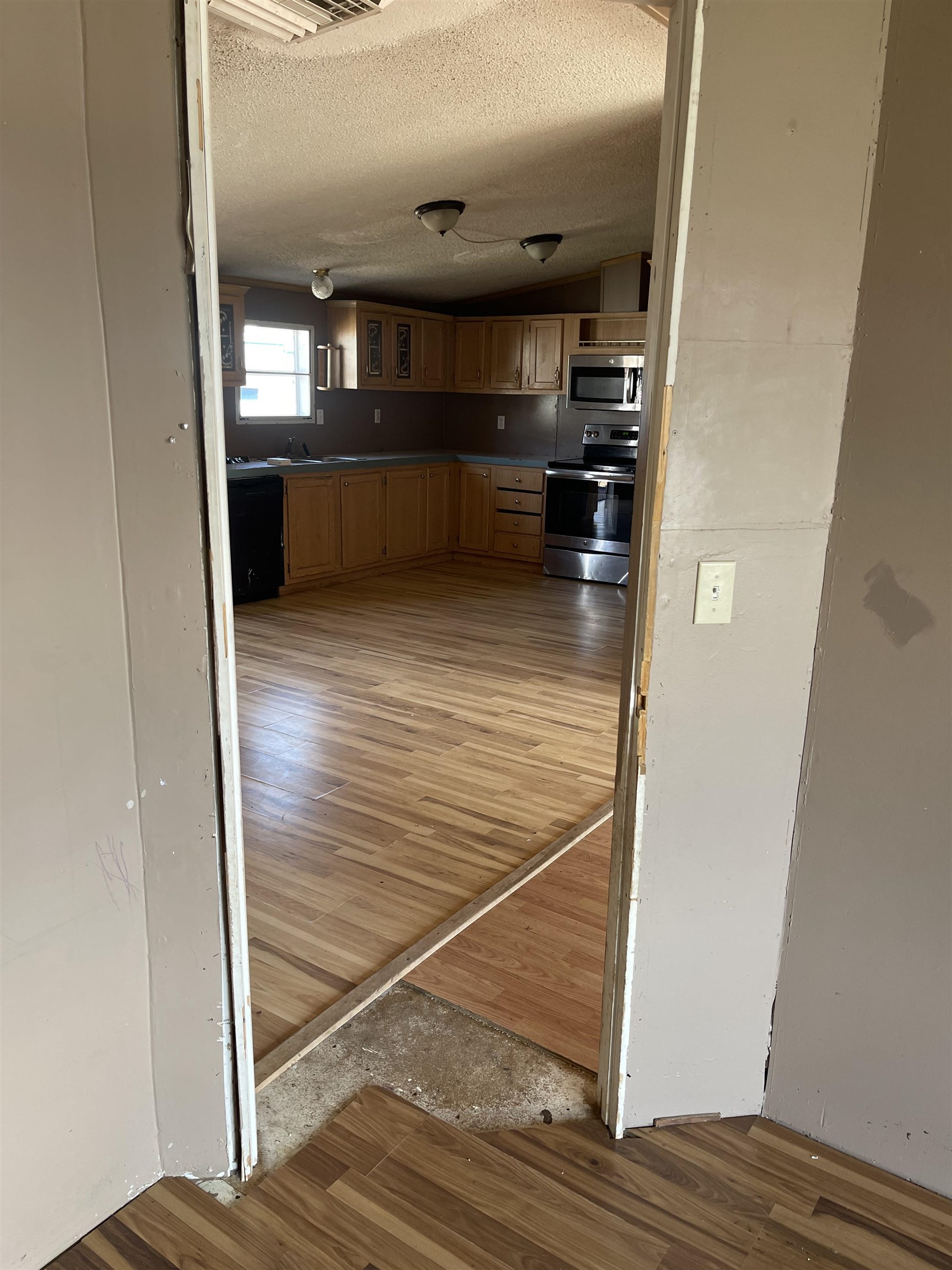 576 Stewart Street Property Photo 18