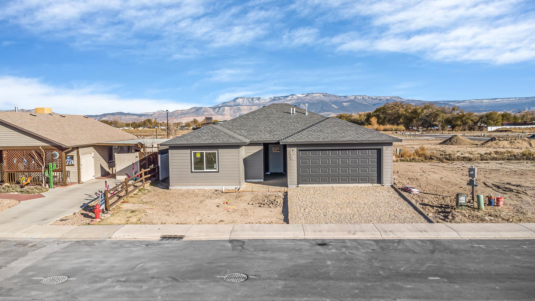 424 Pear Lane Property Photo 1