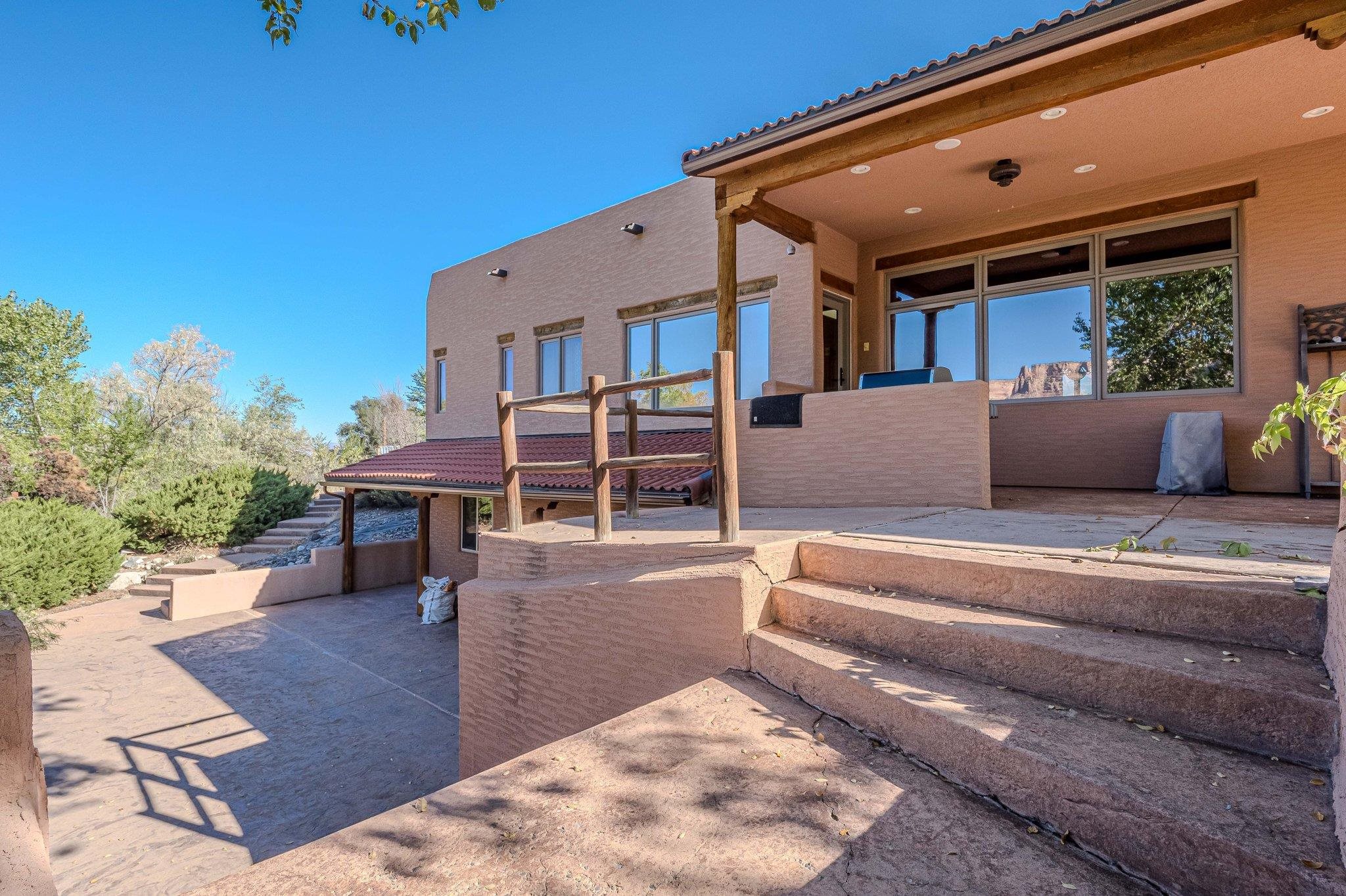 587 20 3/4 Road Property Photo 9
