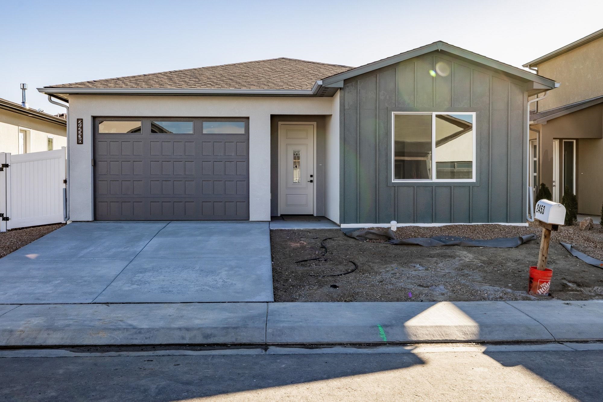 2453 Ross Road Property Photo